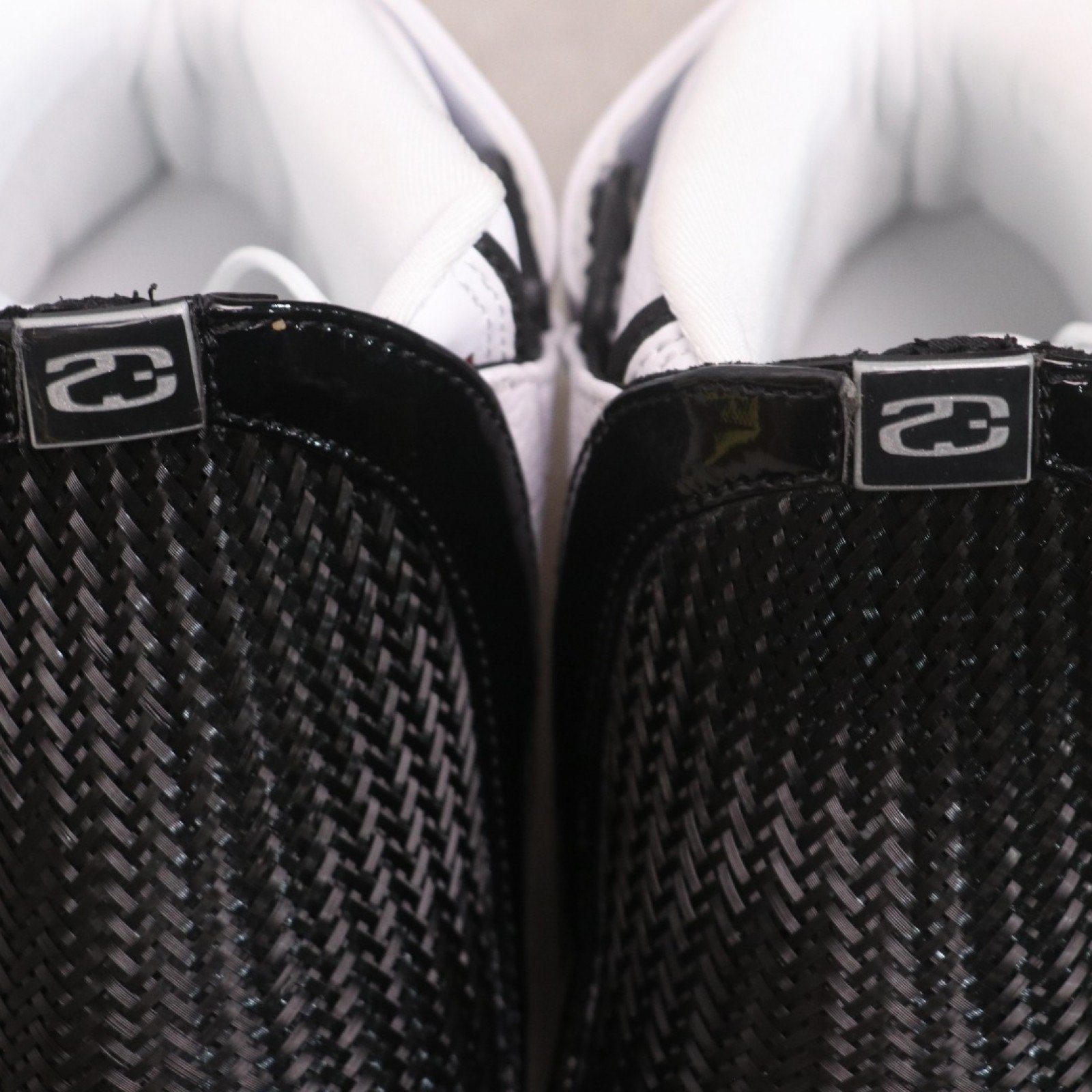 ????40 AIR JORDAN 19 RETRO 货号：307546-002