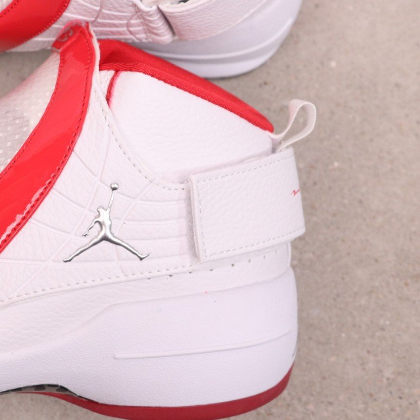 ????40 AIR JORDAN 19 RETRO 货号：307546-101