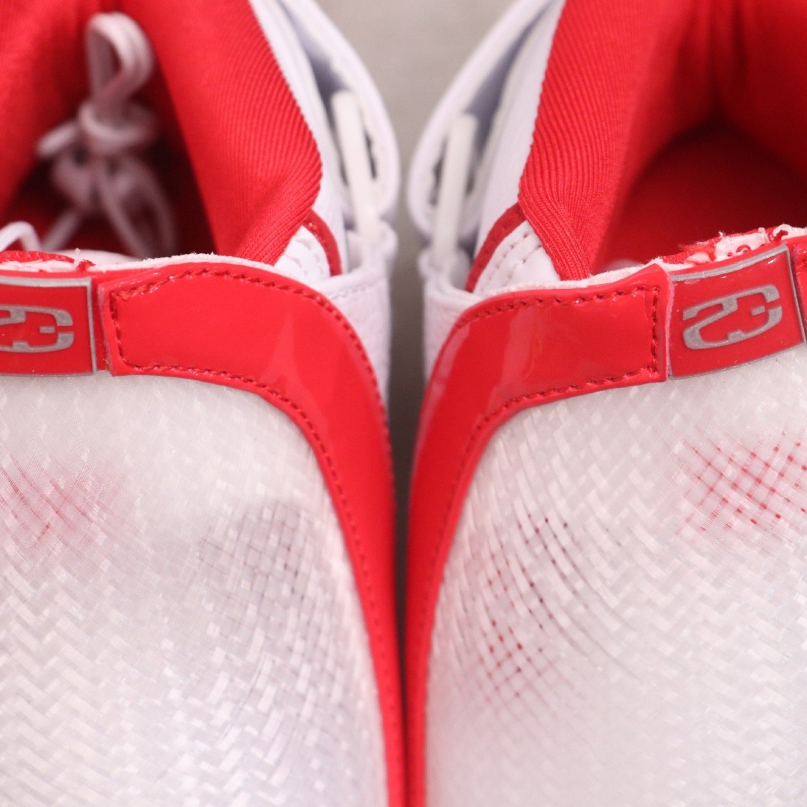 ????40 AIR JORDAN 19 RETRO 货号：307546-101