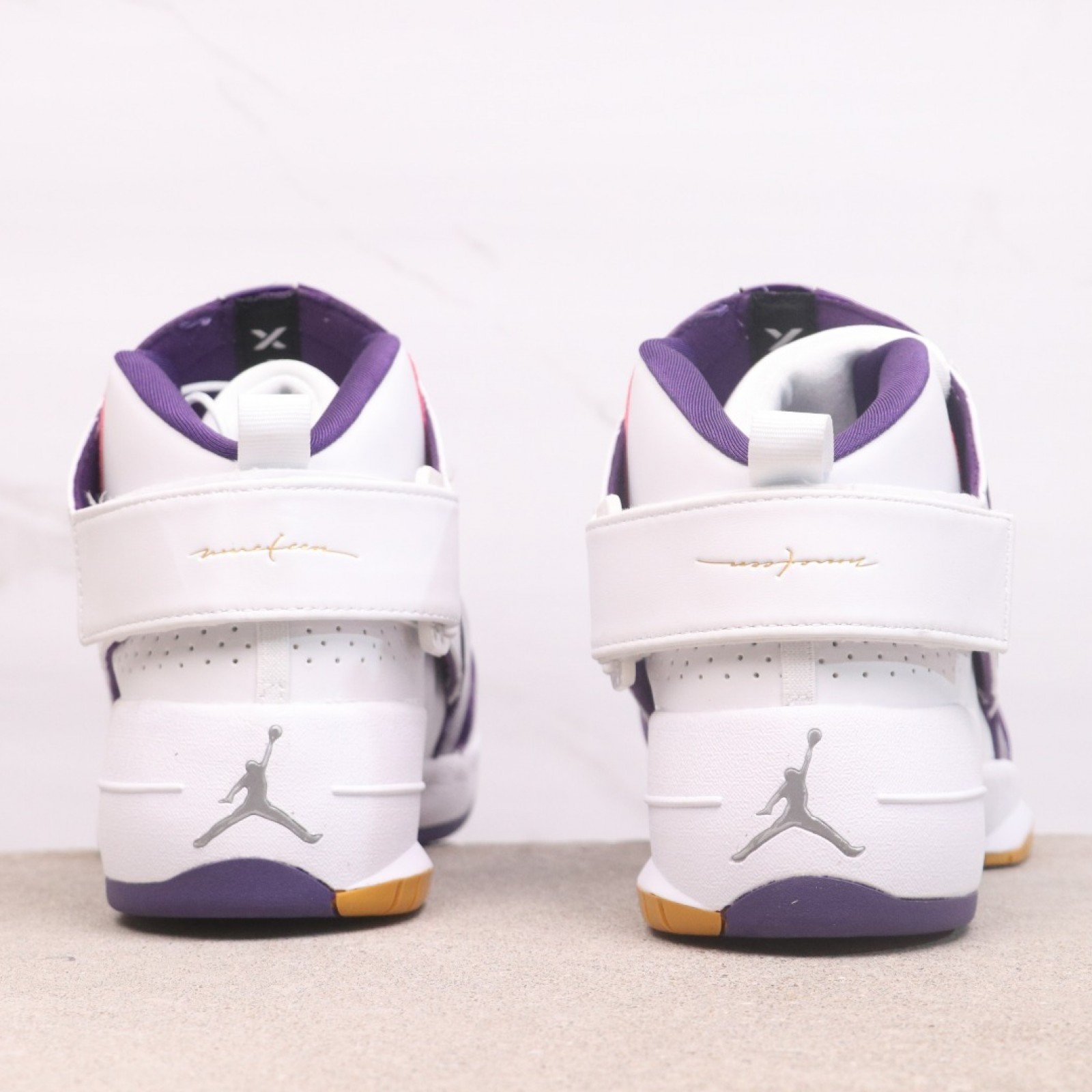 ????40 AIR JORDAN 19 RETRO 货号：307546-172