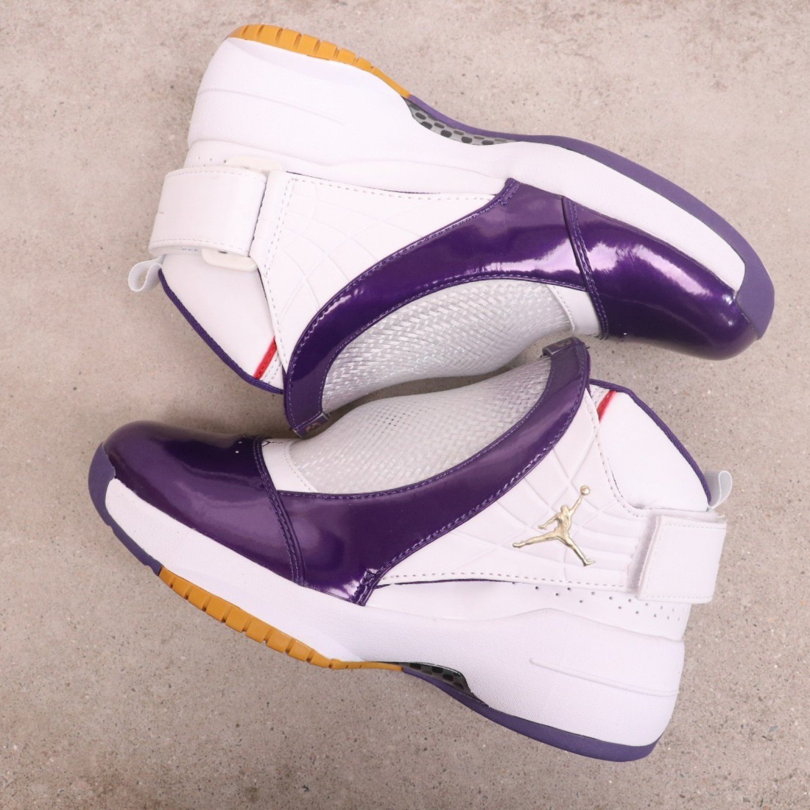 ????40 AIR JORDAN 19 RETRO 货号：307546-172