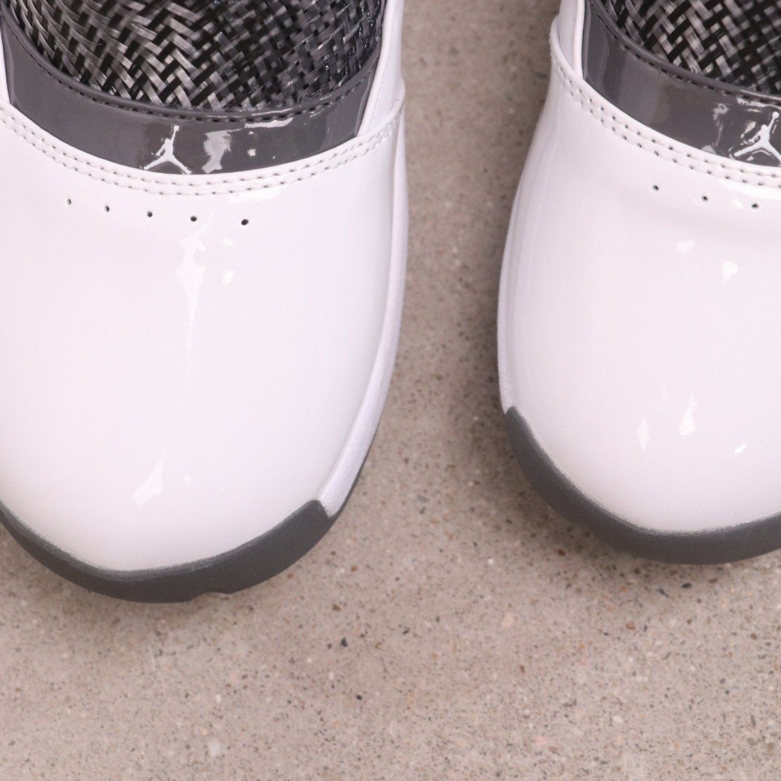 ????40 AIR JORDAN 19 RETRO 货号：307546-102