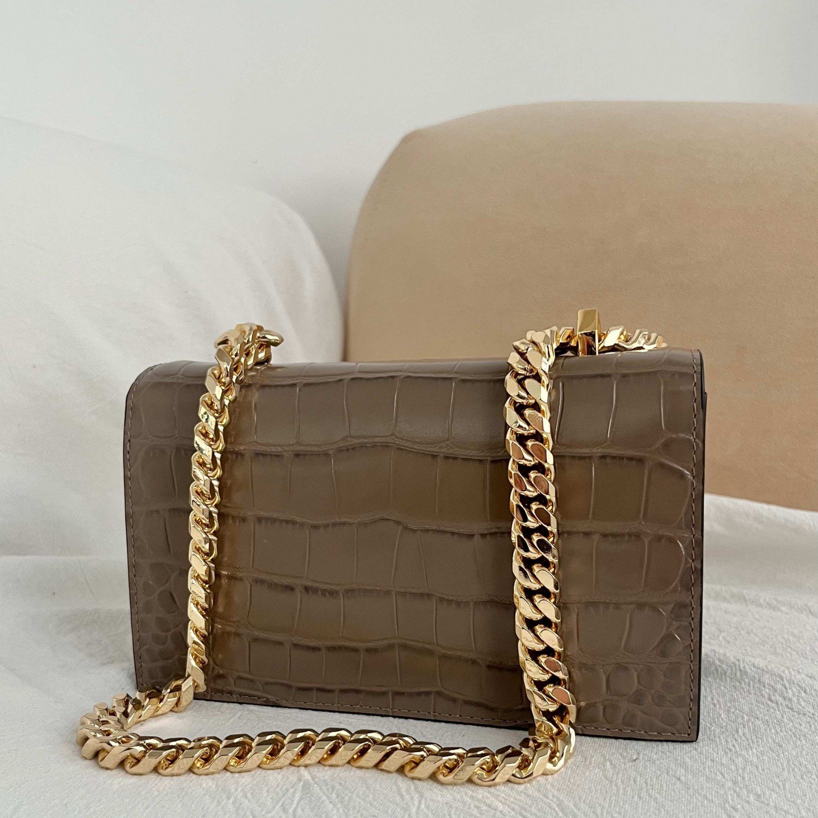 Alexander McQueen shoulder bag 24*14*6cm 2025.9.26