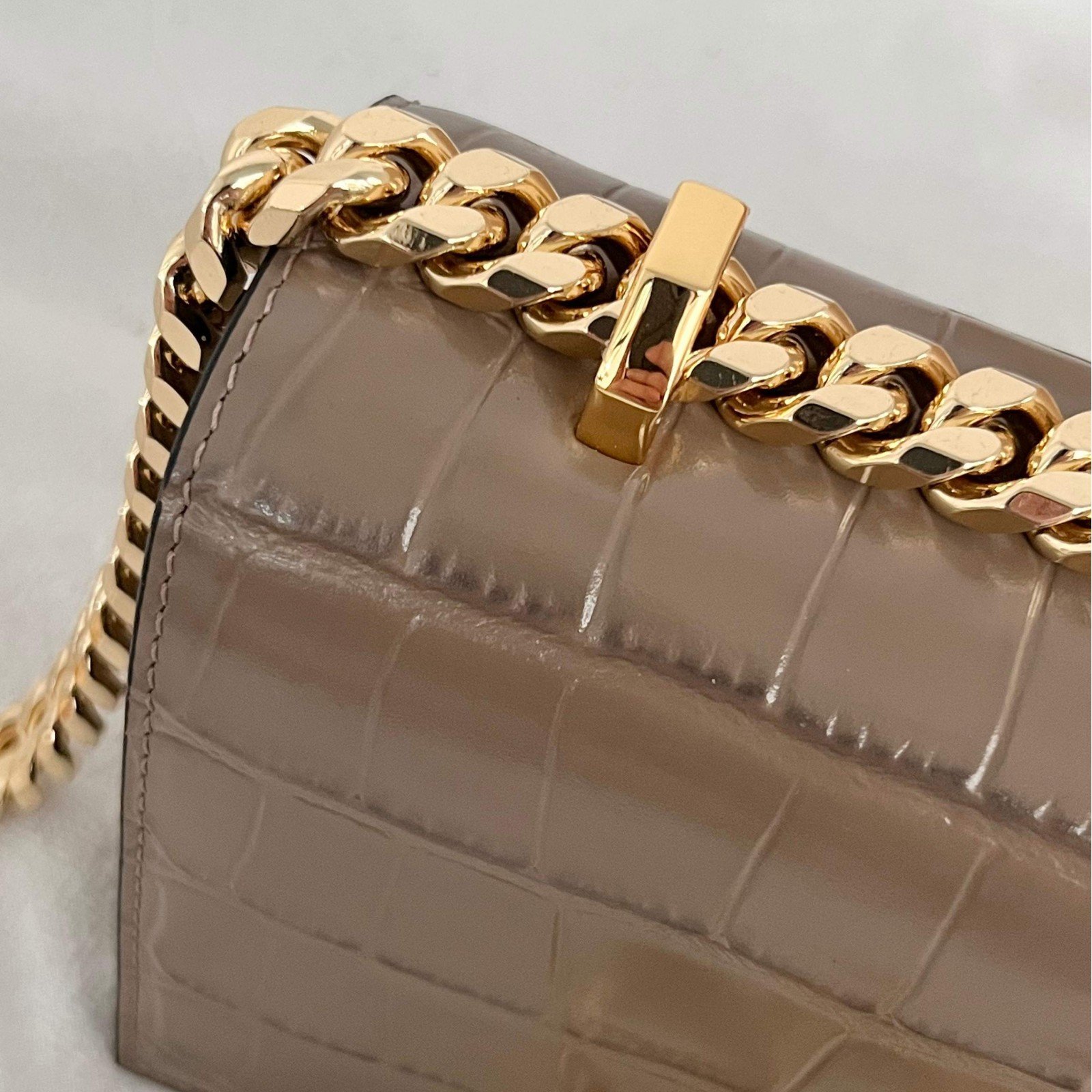 Alexander McQueen shoulder bag 24*14*6cm 2025.9.26