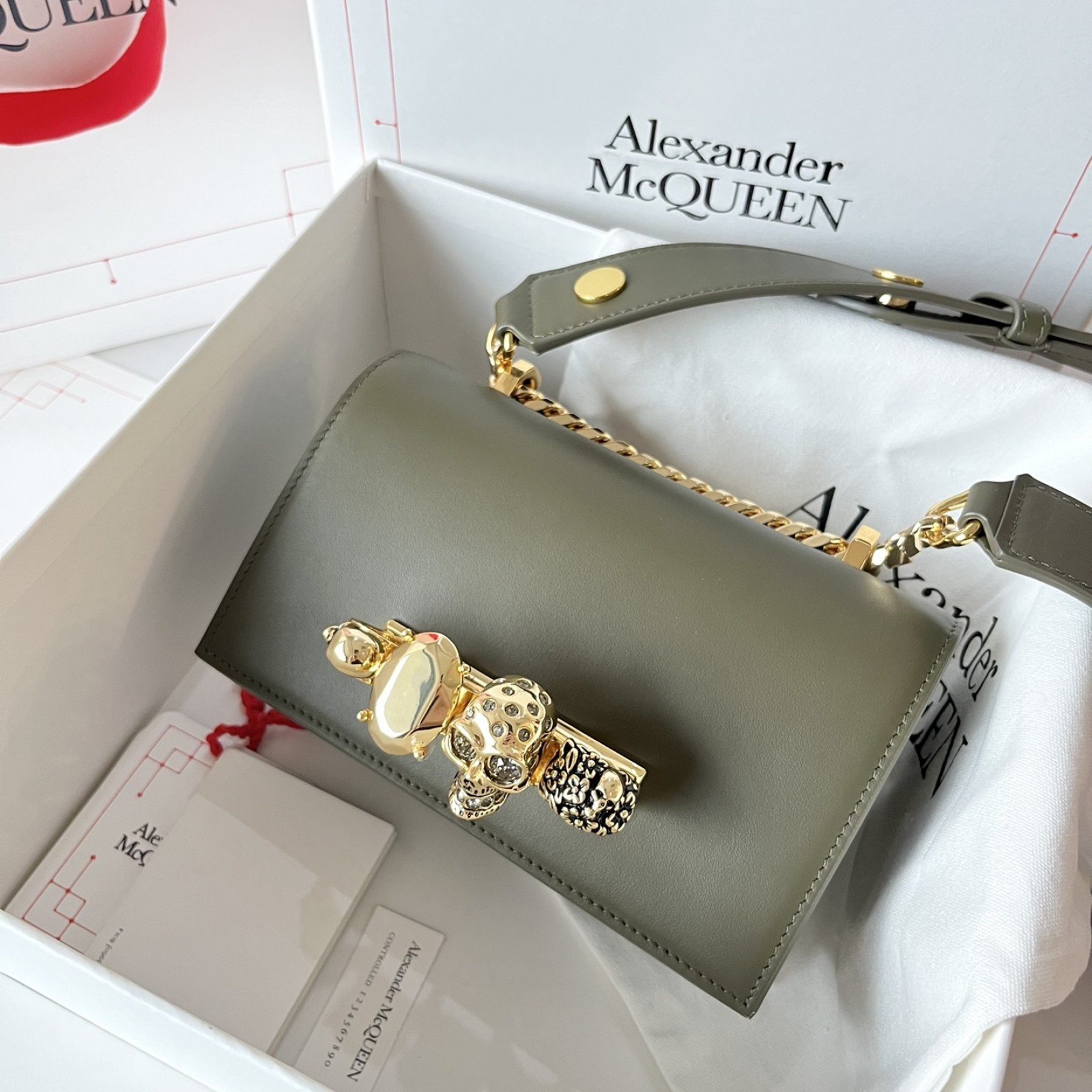 Mc*Queen*  18*12*6cm