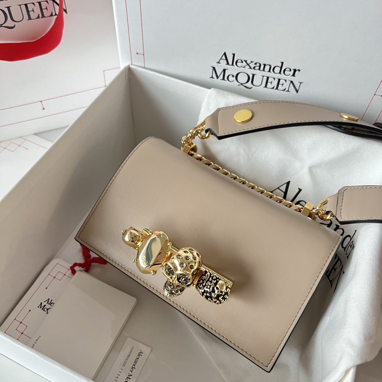 Mc*Queen*  18*12*6cm