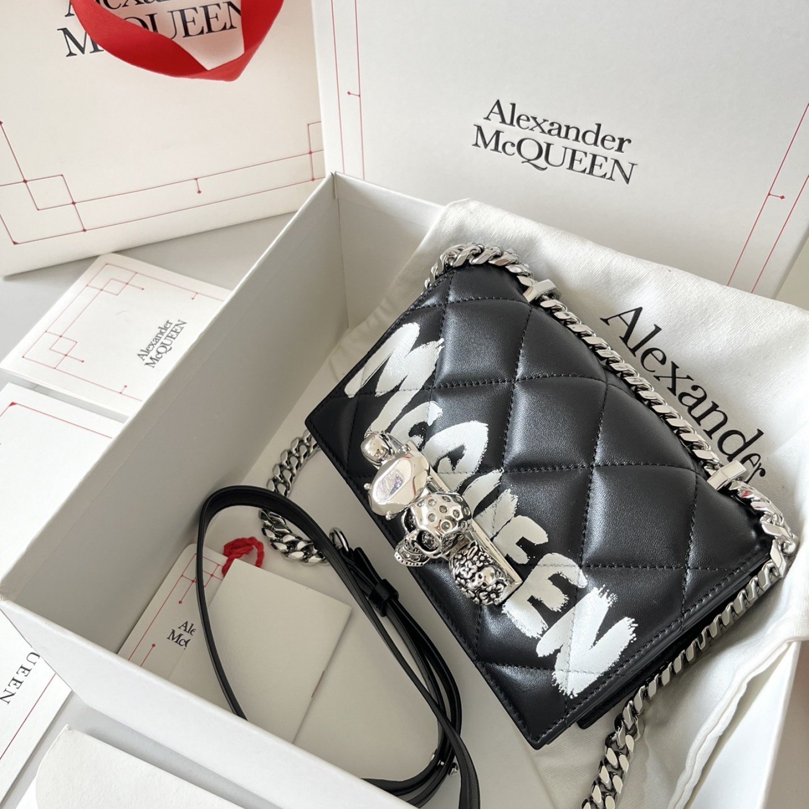 Mc*Queen*  18*12*6cm