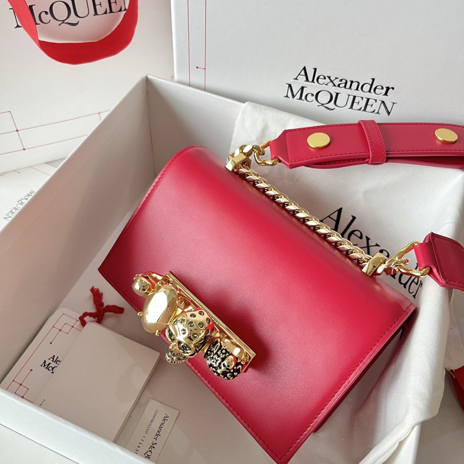 Mc*Queen*  18*12*6cm