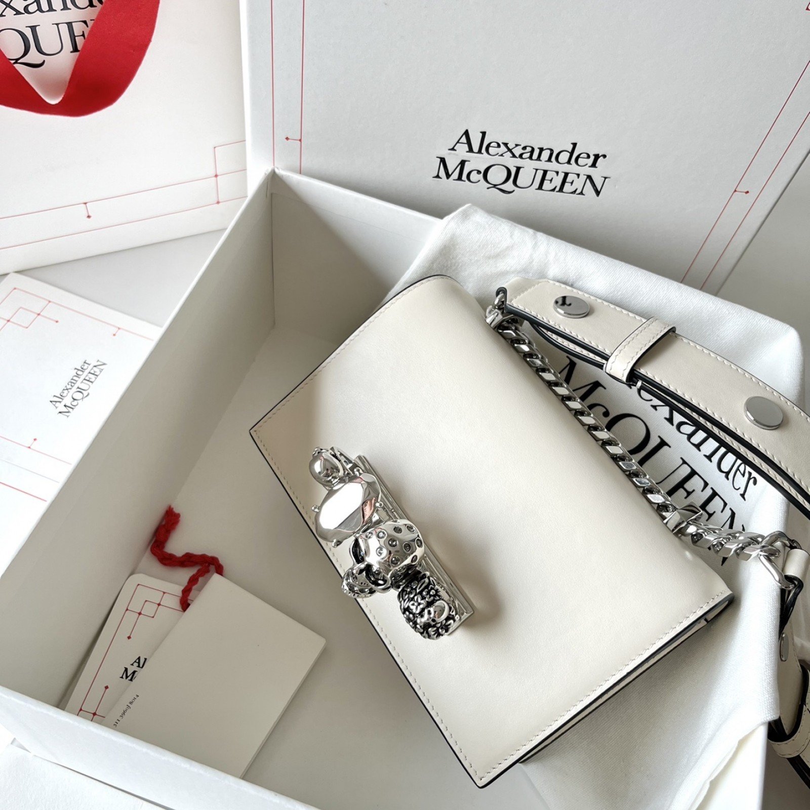 Mc*Queen*  18*12*6cm