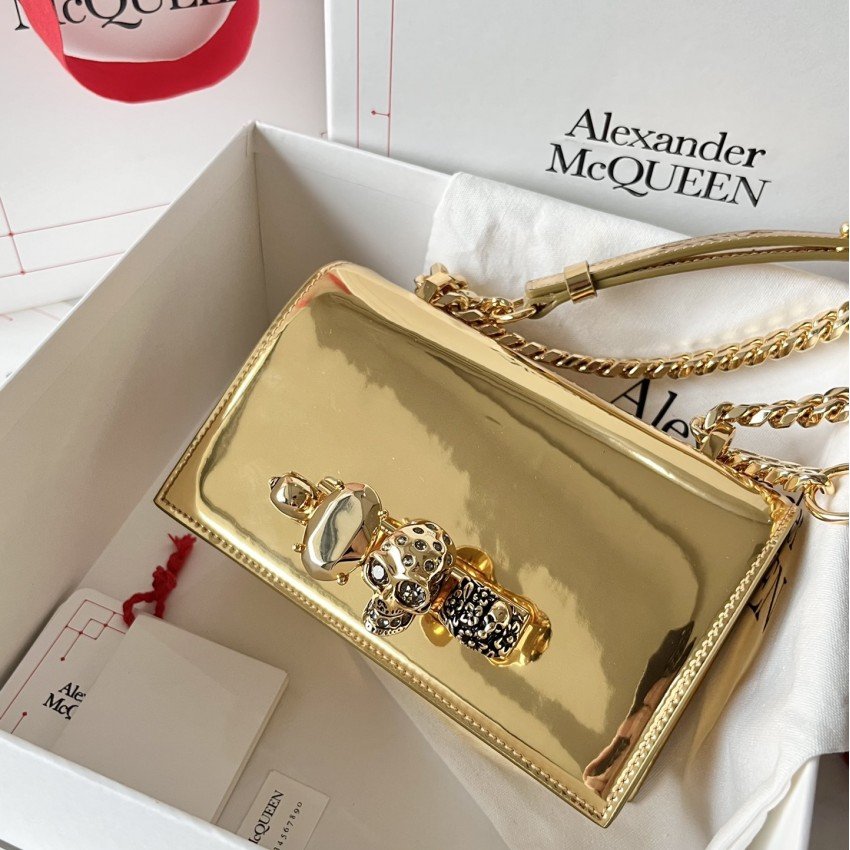 Mc*Queen*  18*12*6cm