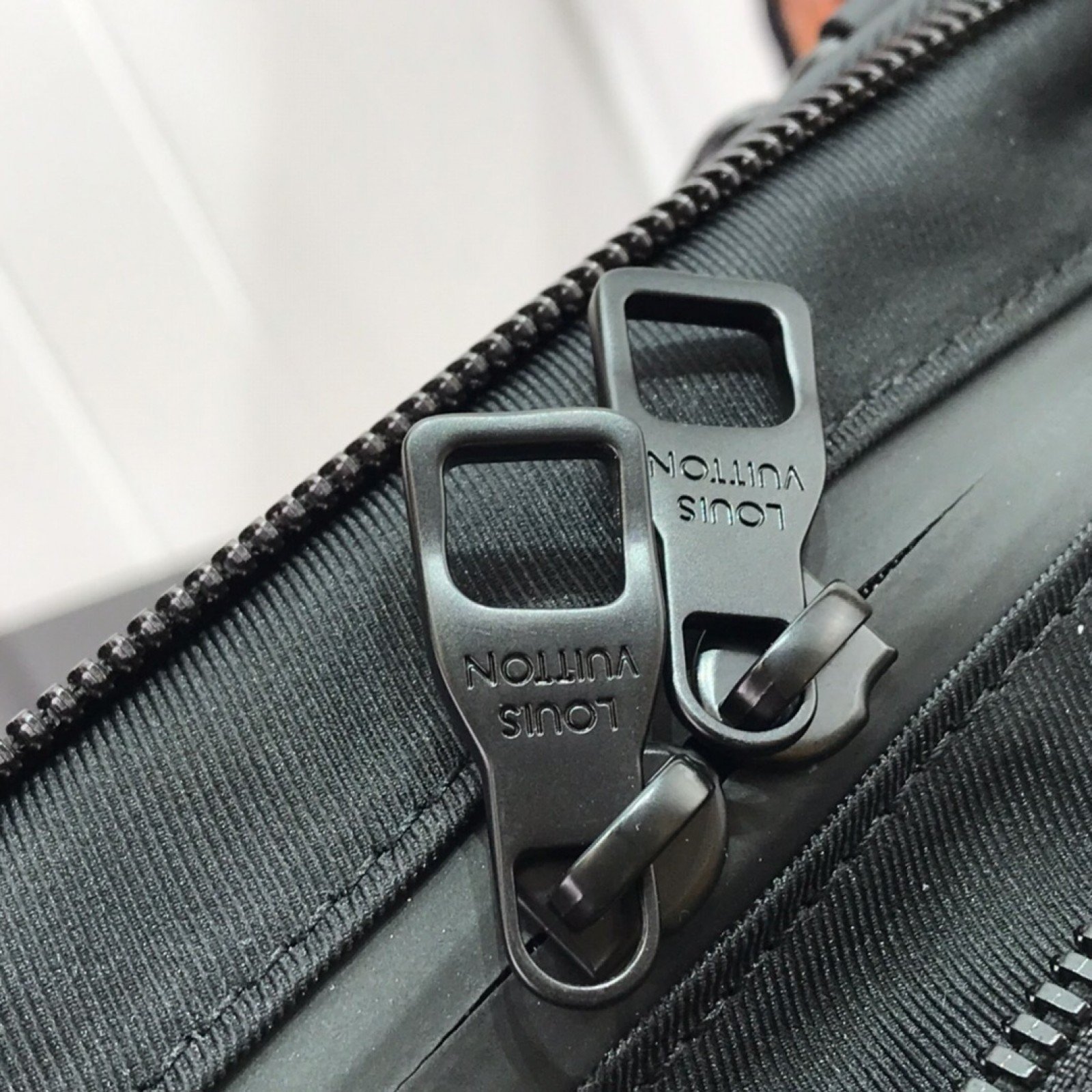 LV 2054 Shoulder bag M55698
