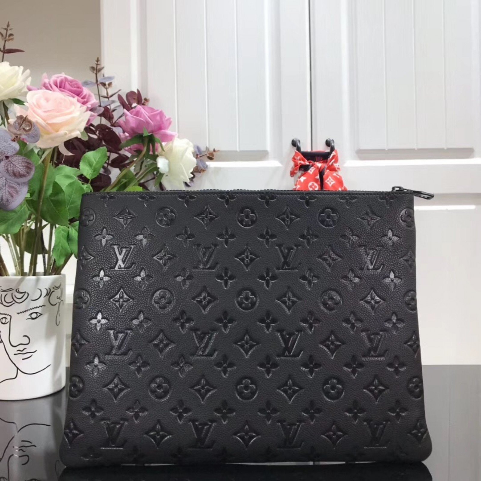 LV A4 POUCH M44484