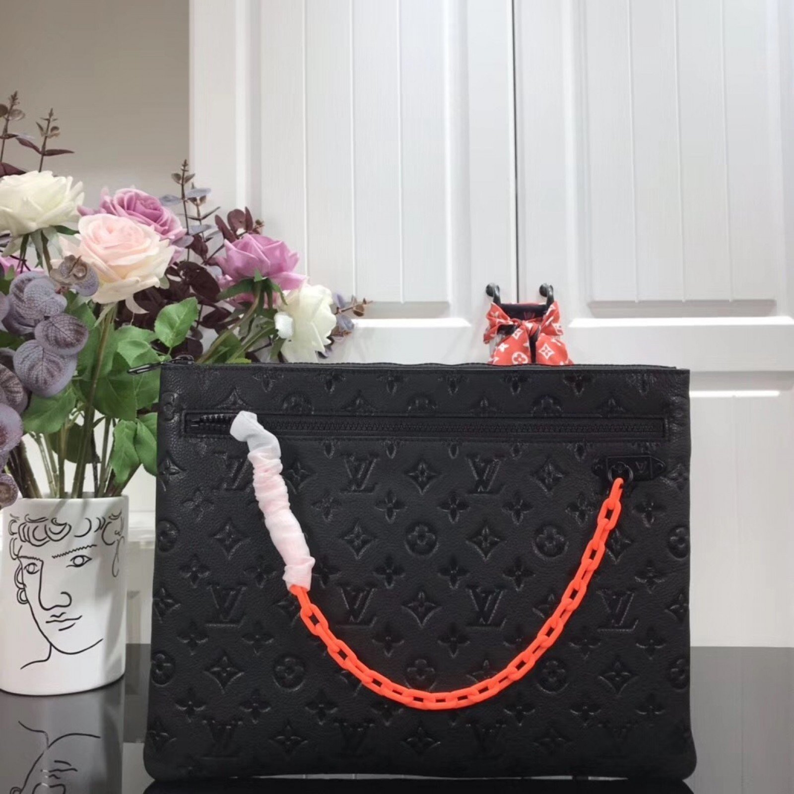 LV A4 POUCH M44484