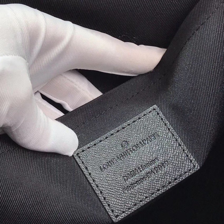 LV A4 POUCH M44484CS