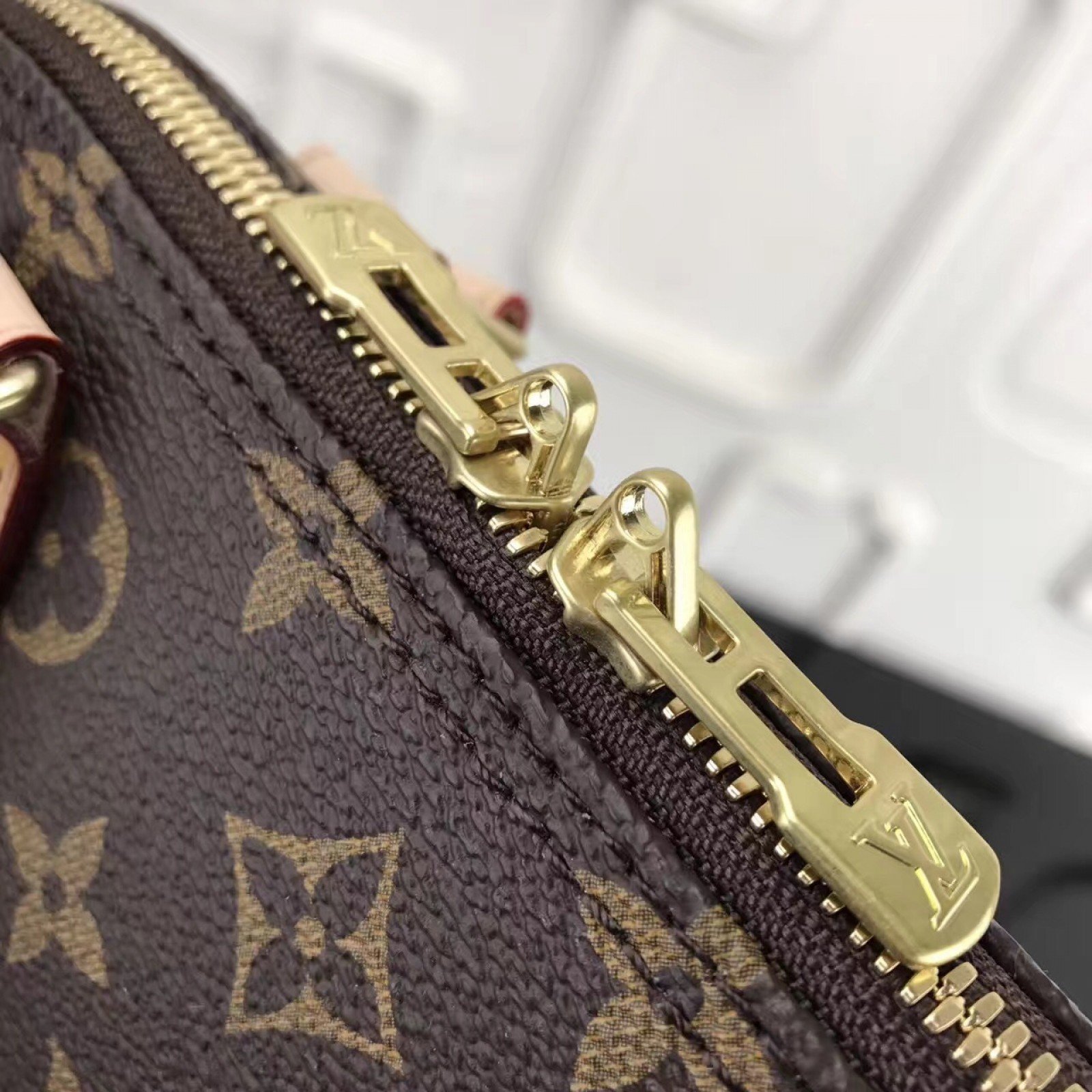 LV ALMA  Handbag M53151