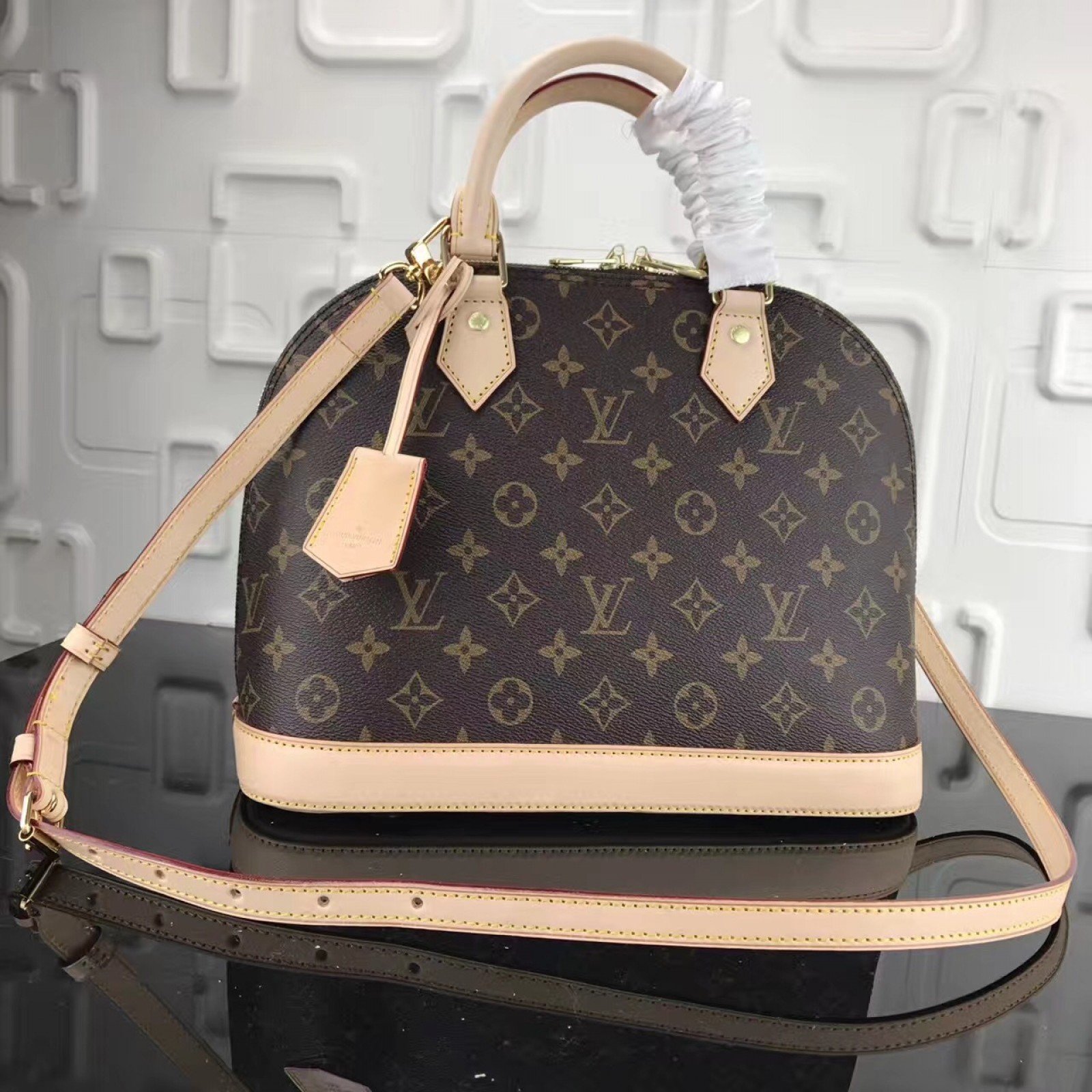LV ALMA  Handbag M53151