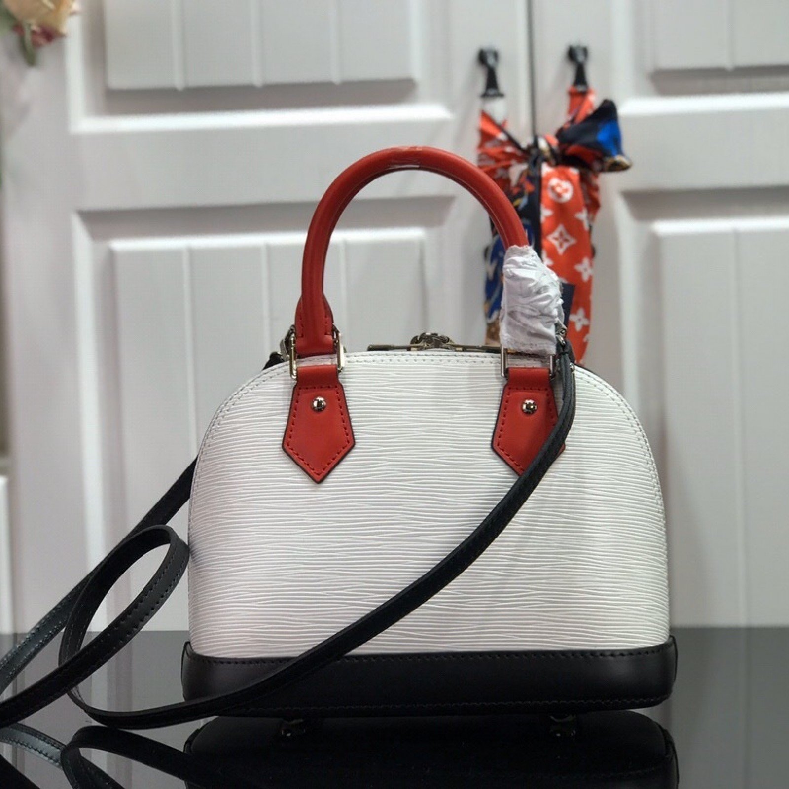 LV ALMA BB M40301