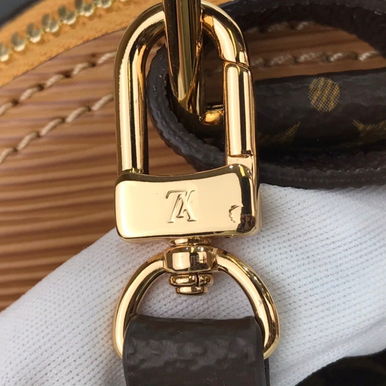 LV ALMA BB M40301