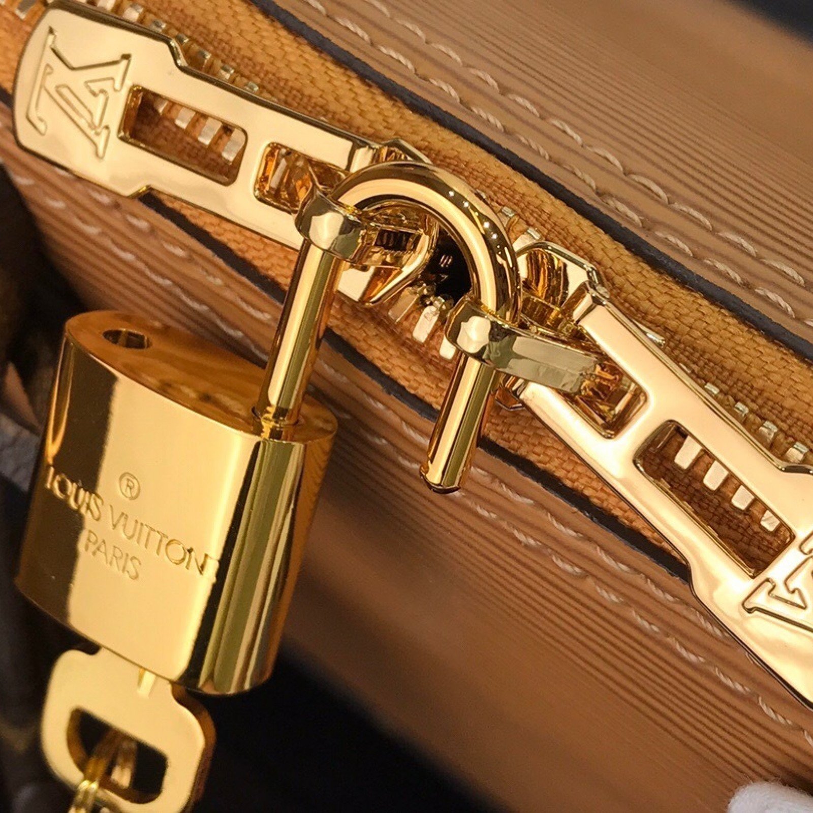 LV ALMA BB M40301
