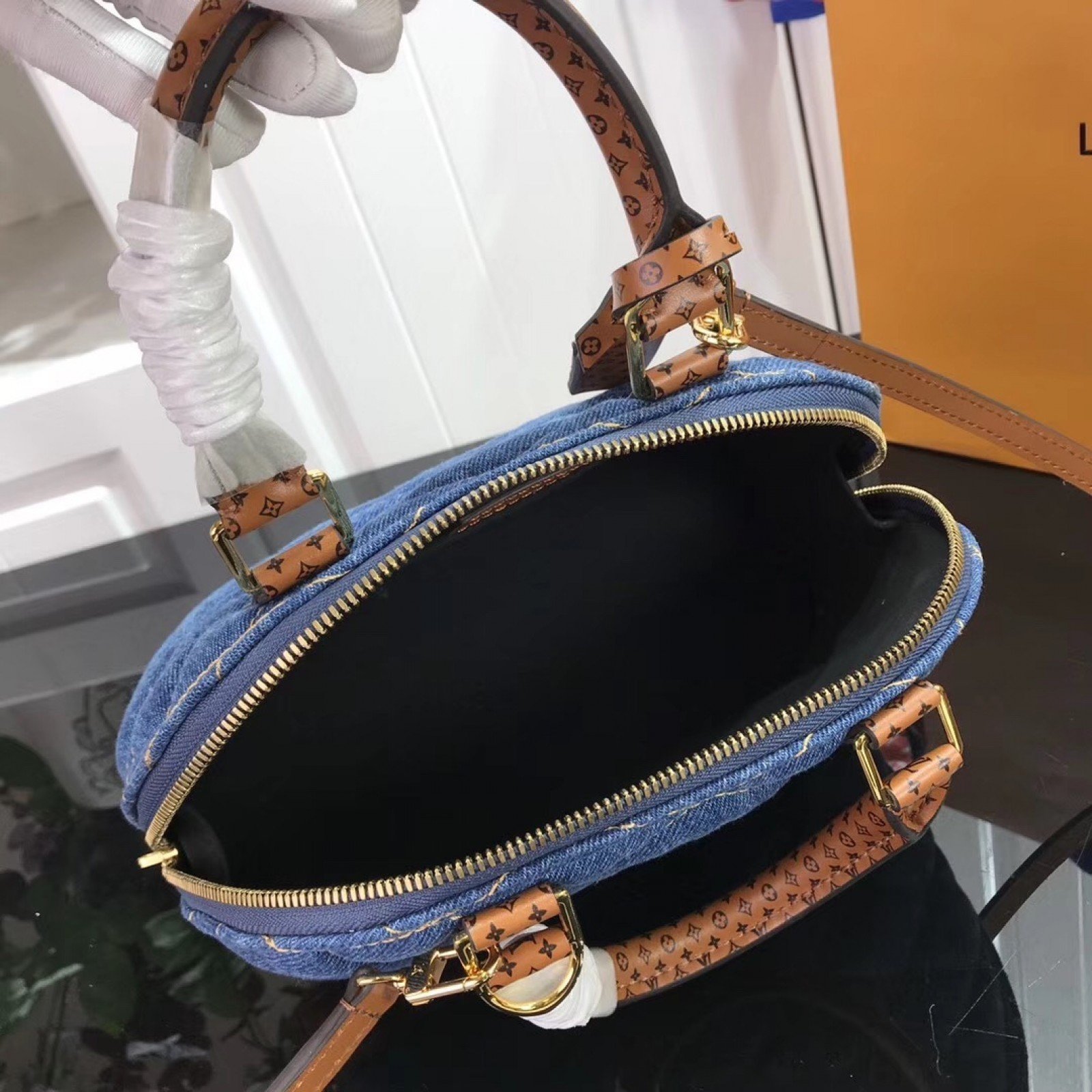 LV ALMA BB M55048