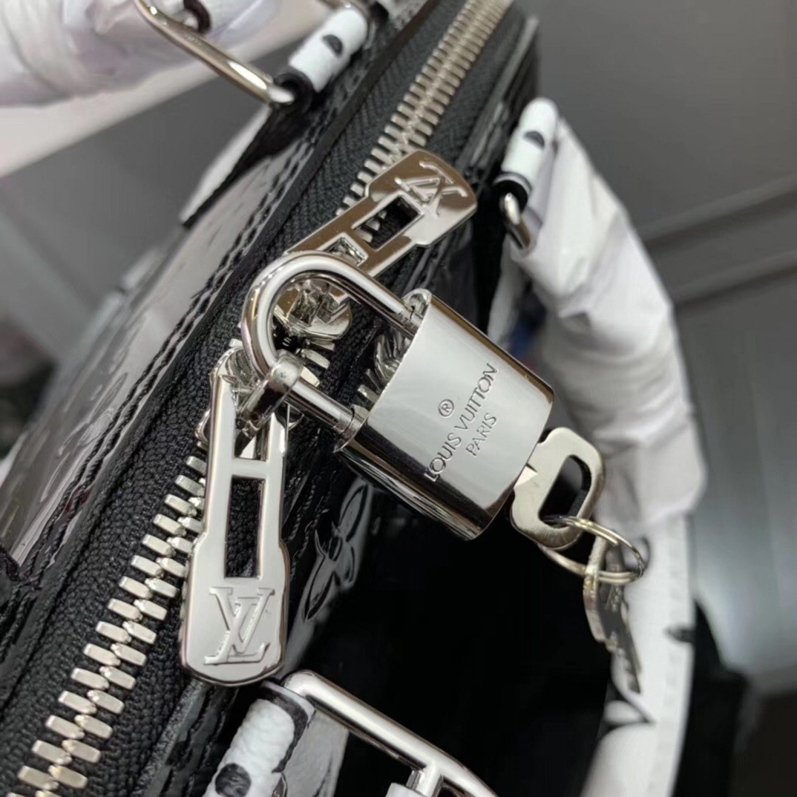 LV ALMA BB M90447