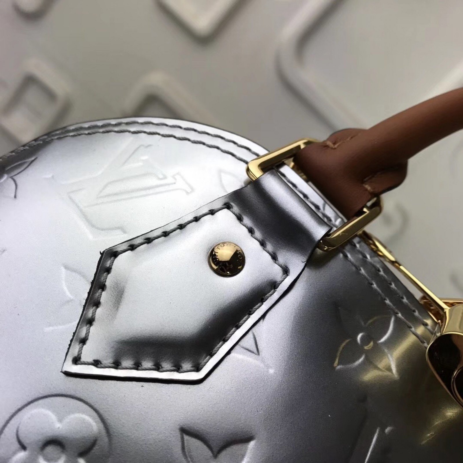 LV ALMA BB M90484