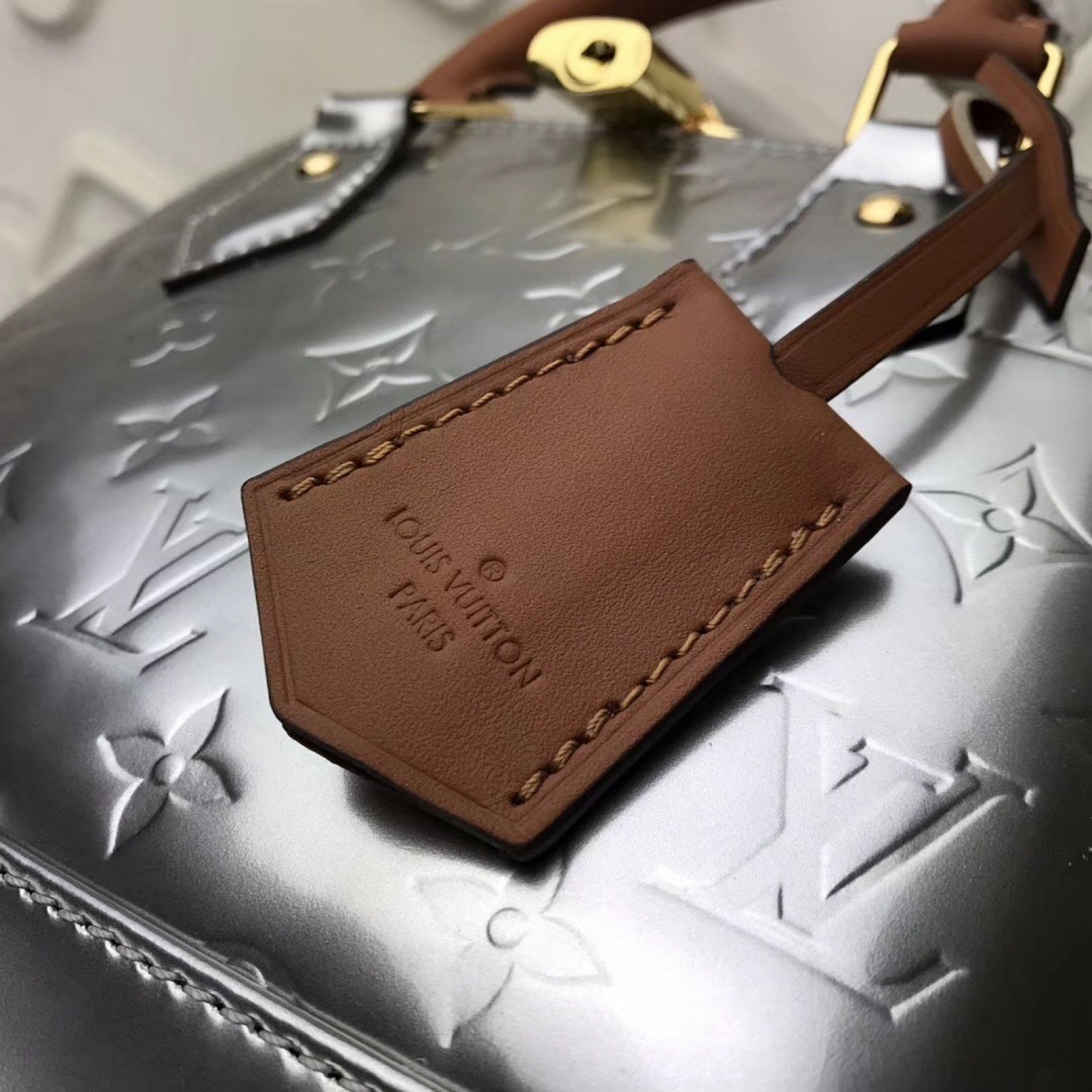 LV ALMA BB M90484