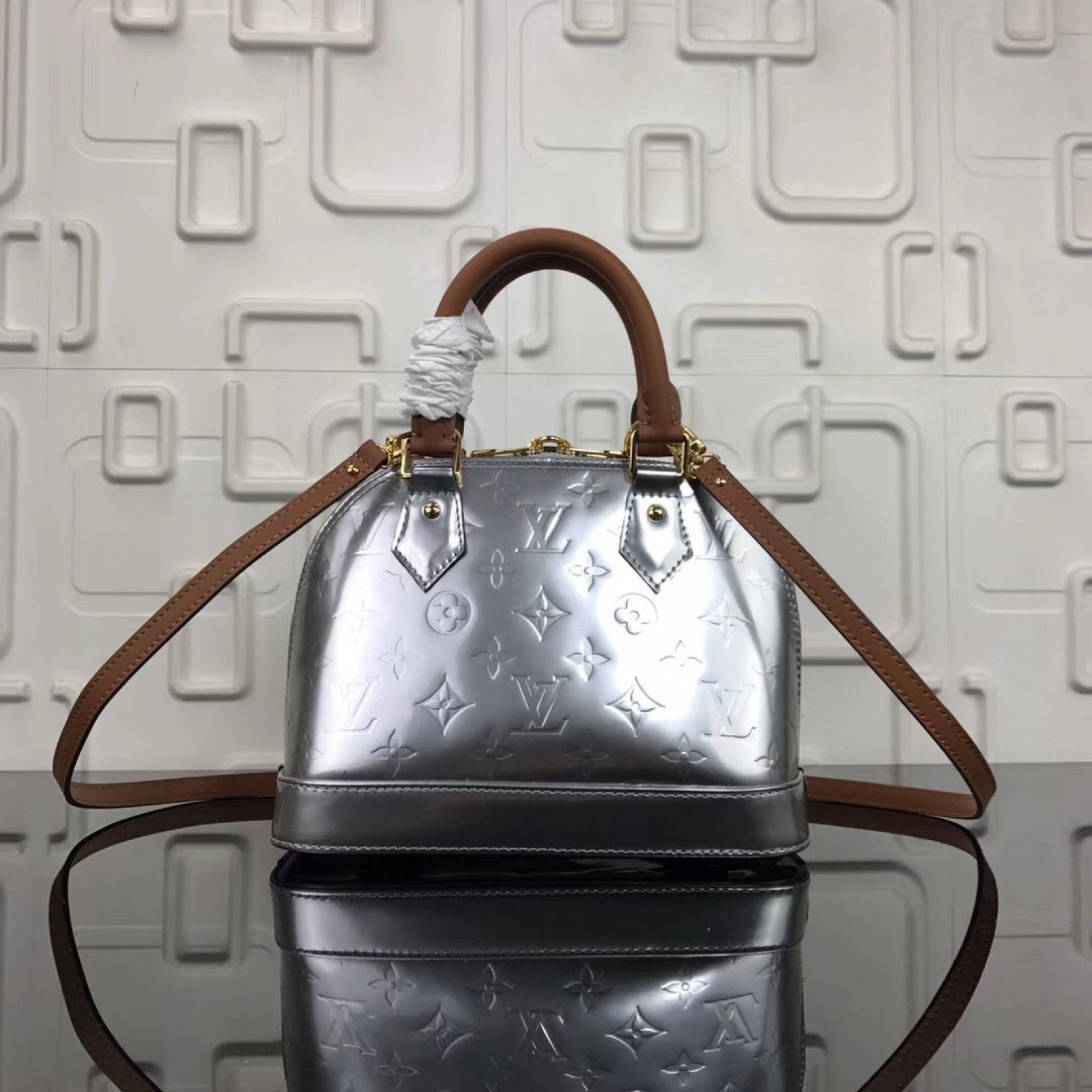 LV ALMA BB M90484
