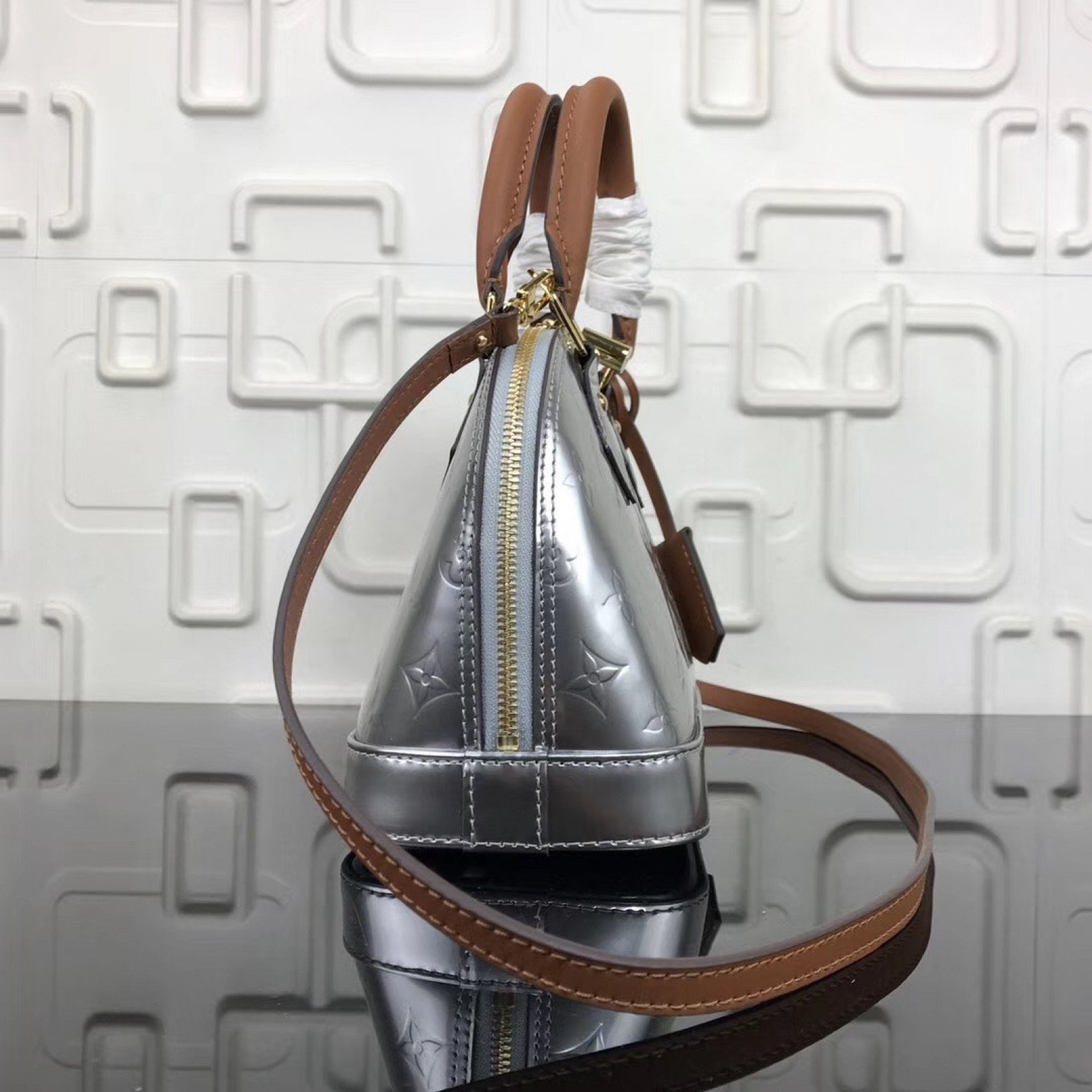 LV ALMA BB M90484
