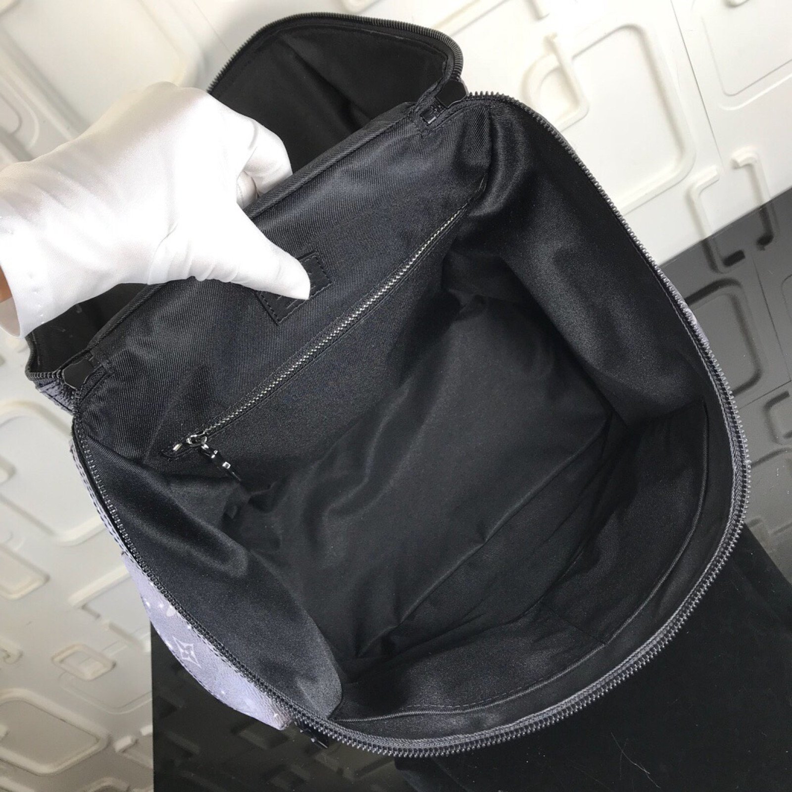 LV ALPHA BACKPACK M44174