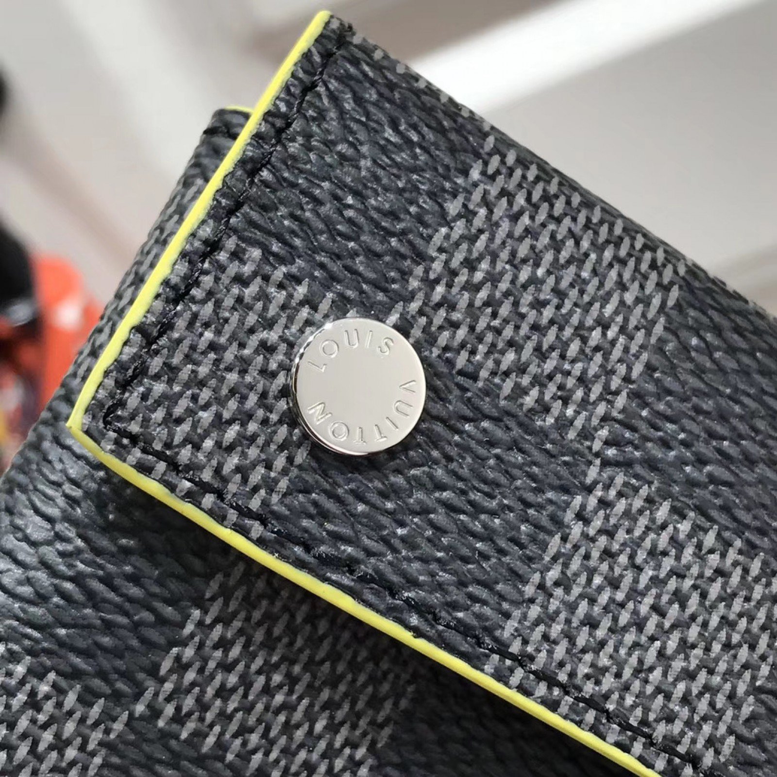 LV ALPHA TRIPLE POUCHES N60255LC