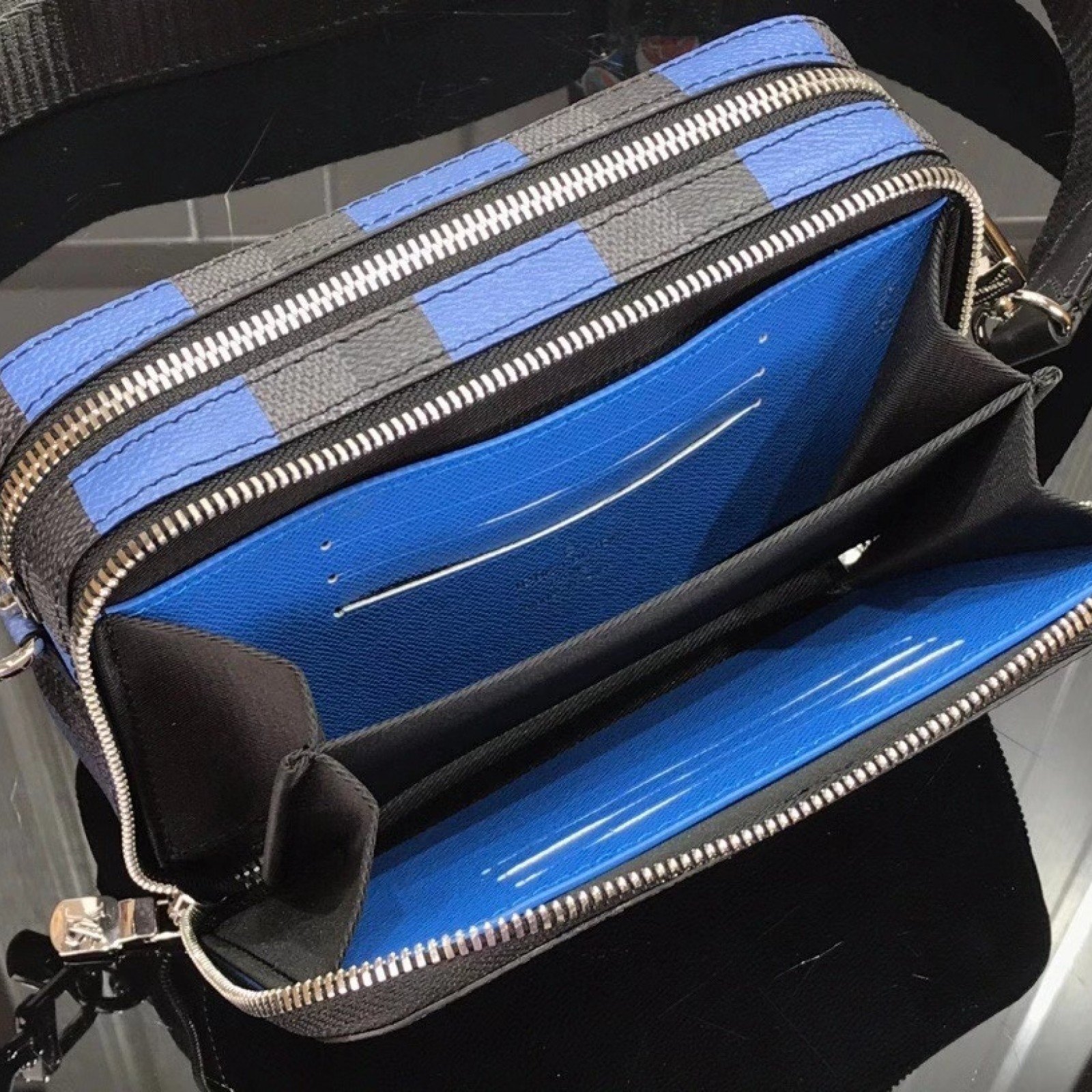 LV ALPHA WEARABLE WALLET N60414