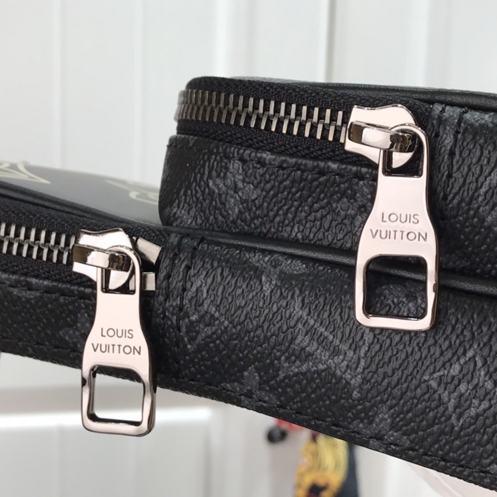 LV AMAZONE MESSENGER M45439