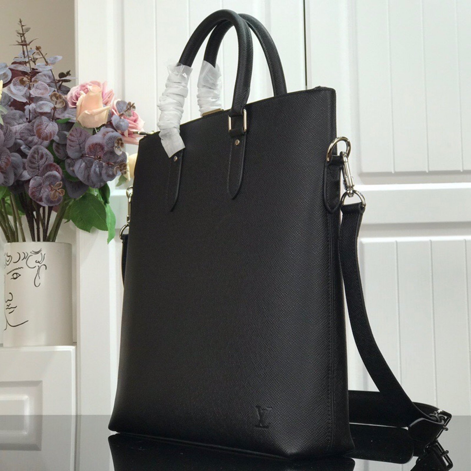 LV ANTON TOTE M33433