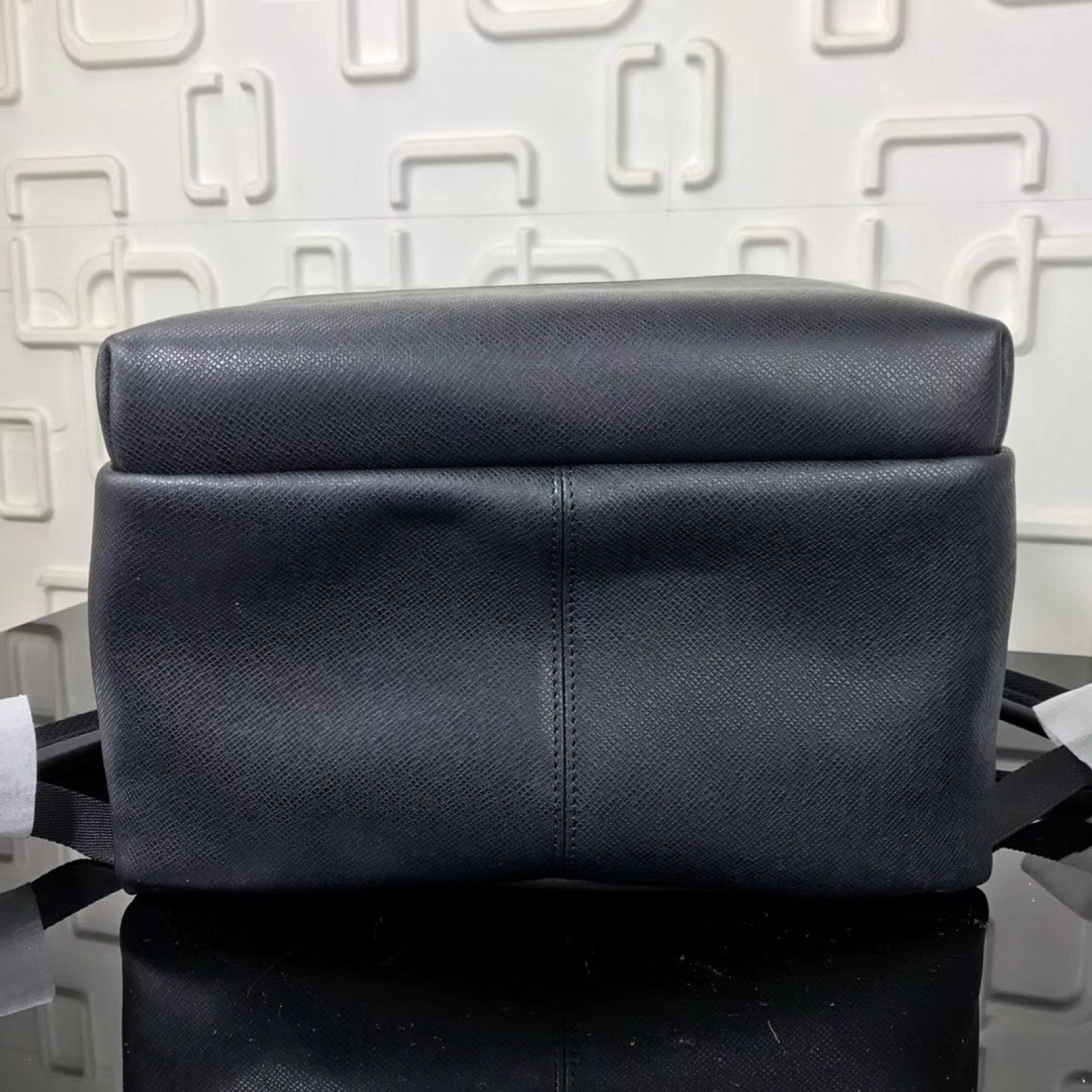 LV APOLLO Backpack M43825