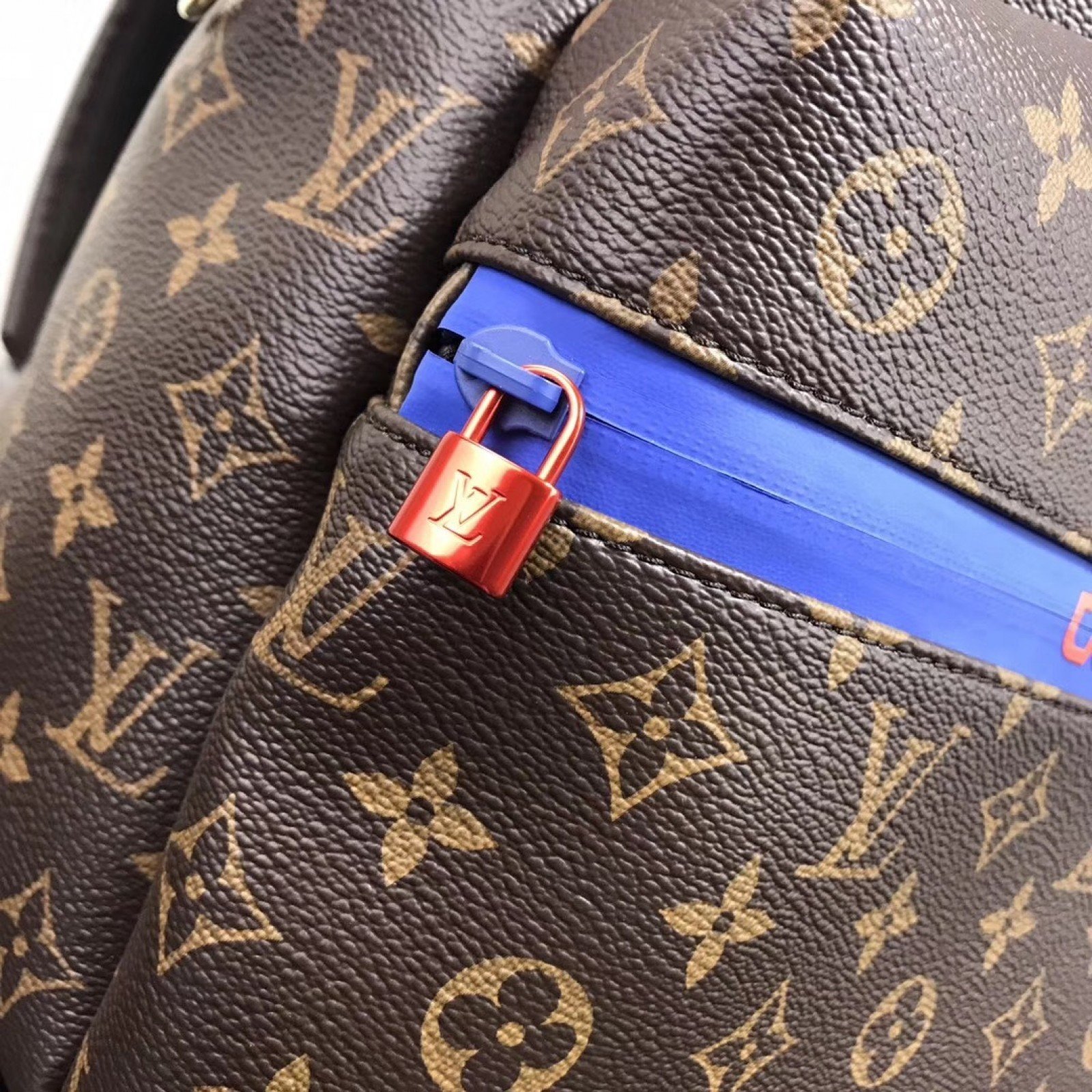 LV APOLLO Backpack M43849
