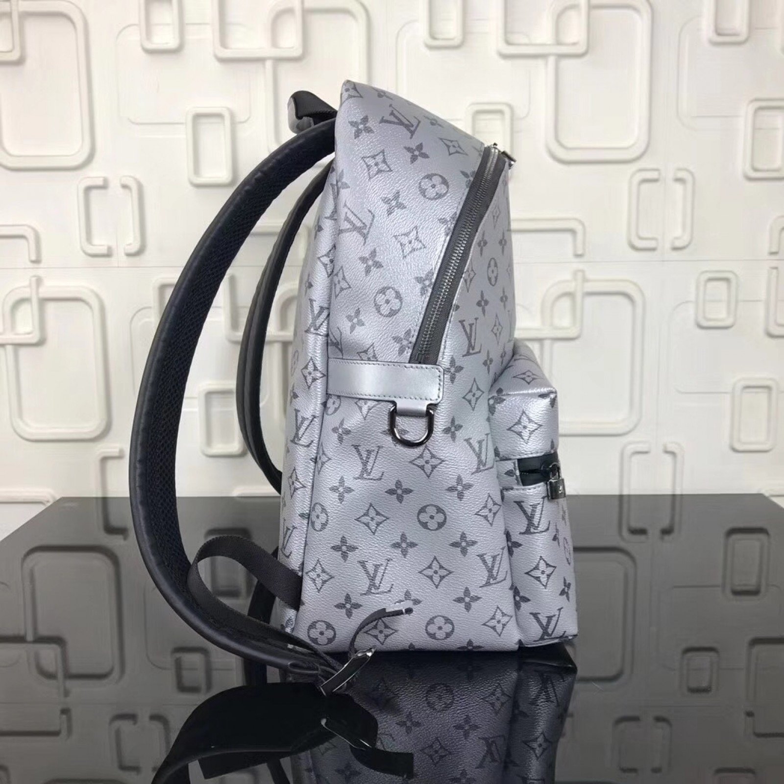 LV APOLLO Backpack M43849