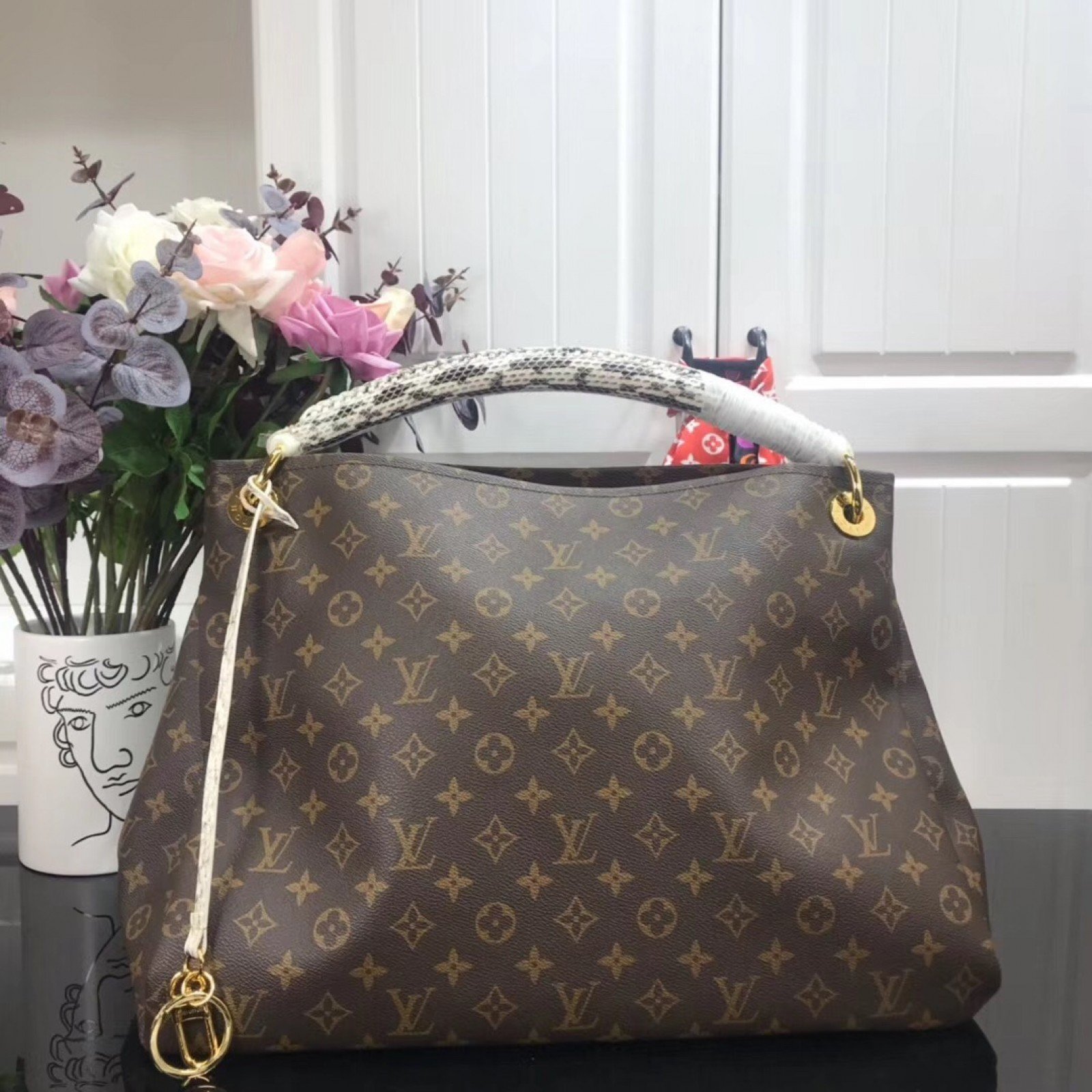 LV ARTSY MM MONOGRAM M40249S