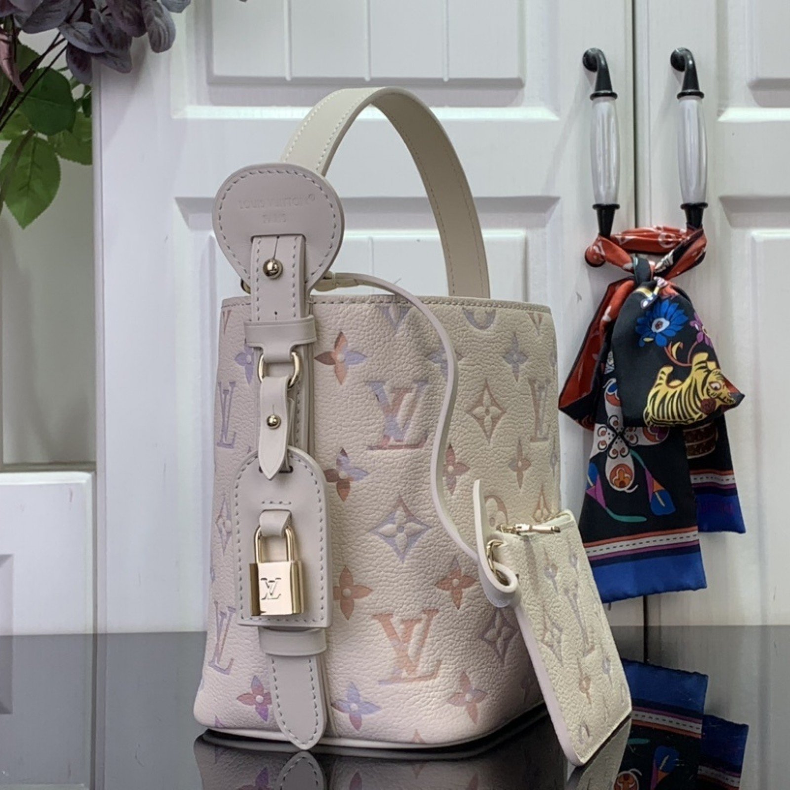LV All In BB M25673