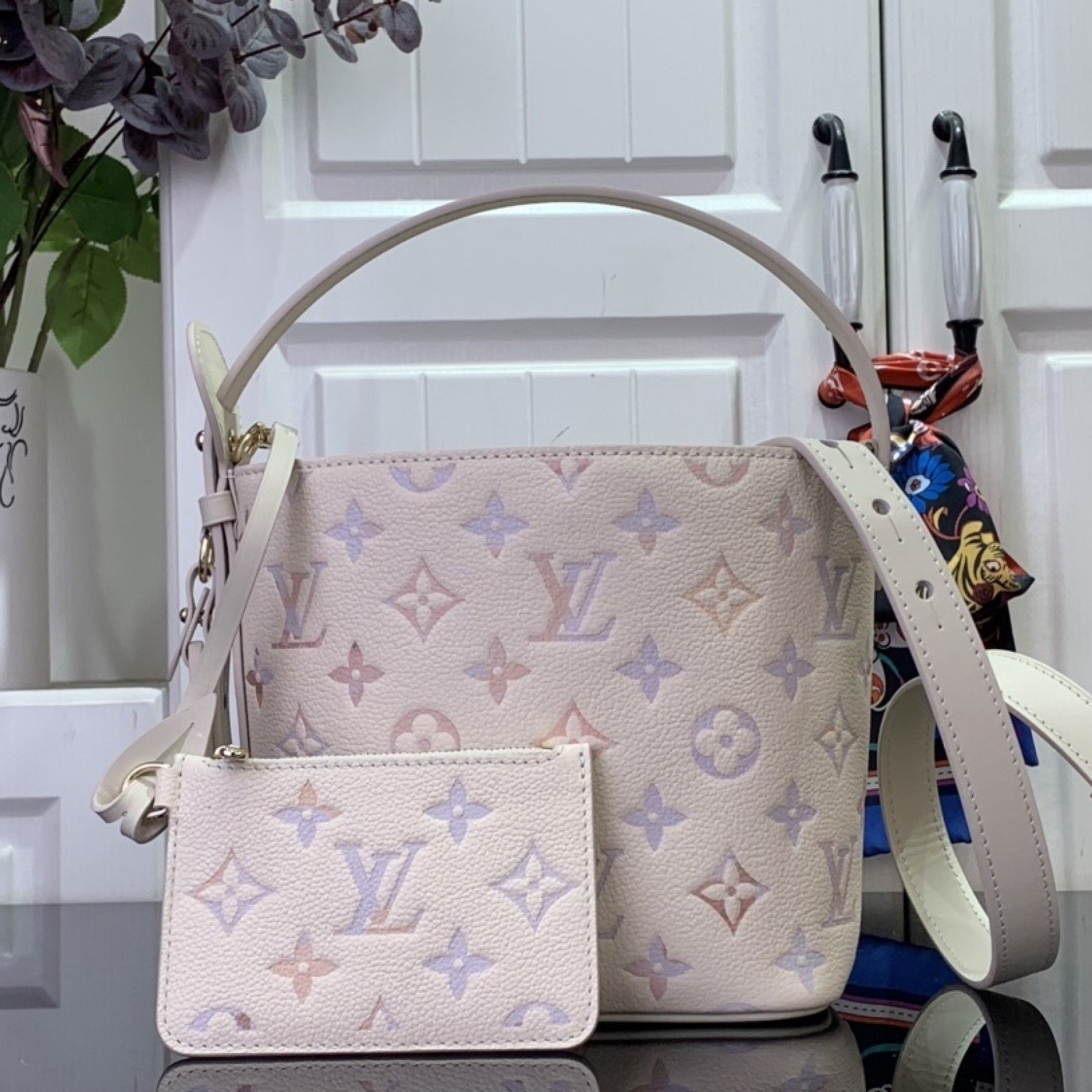 LV All In BB M25673