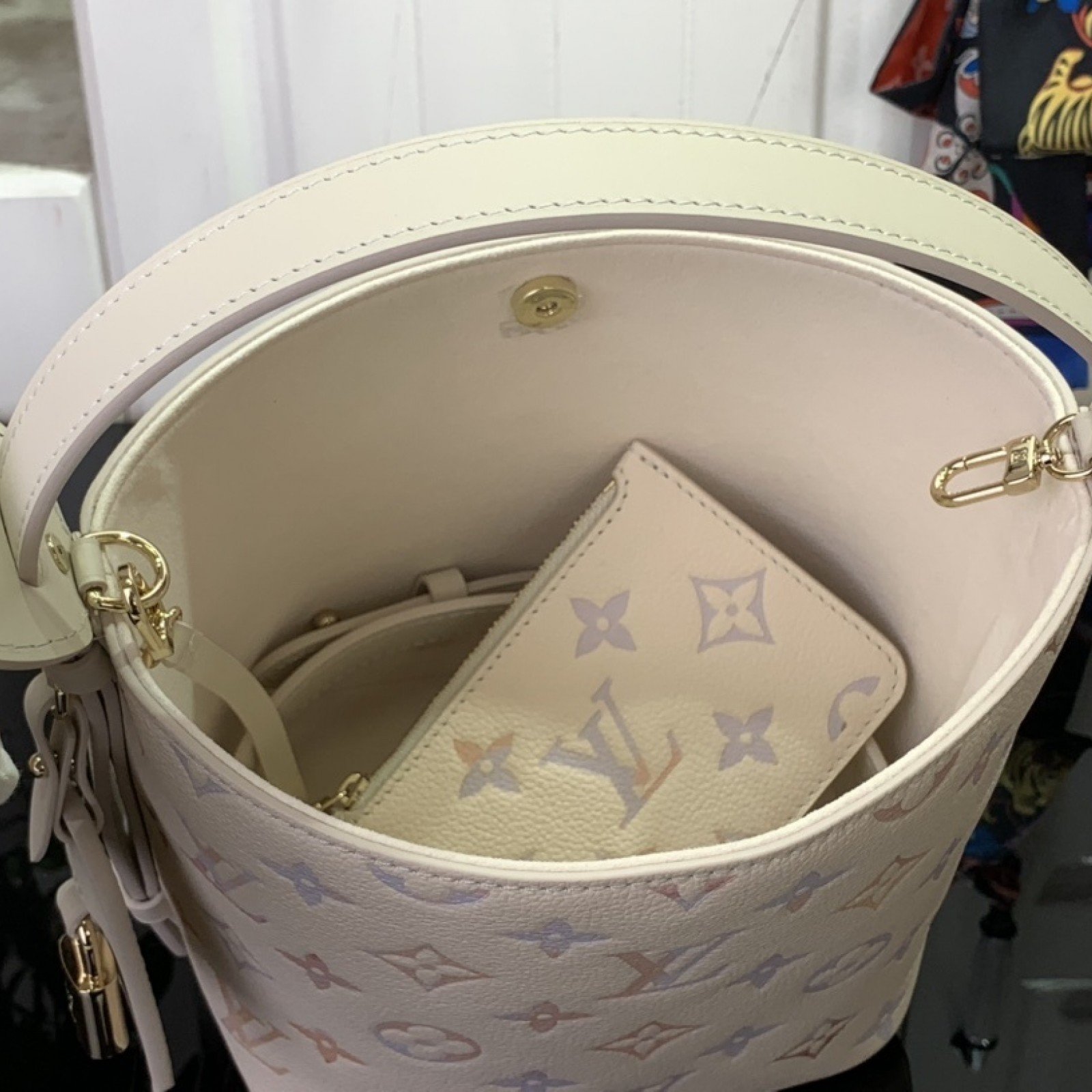 LV All In BB M25673