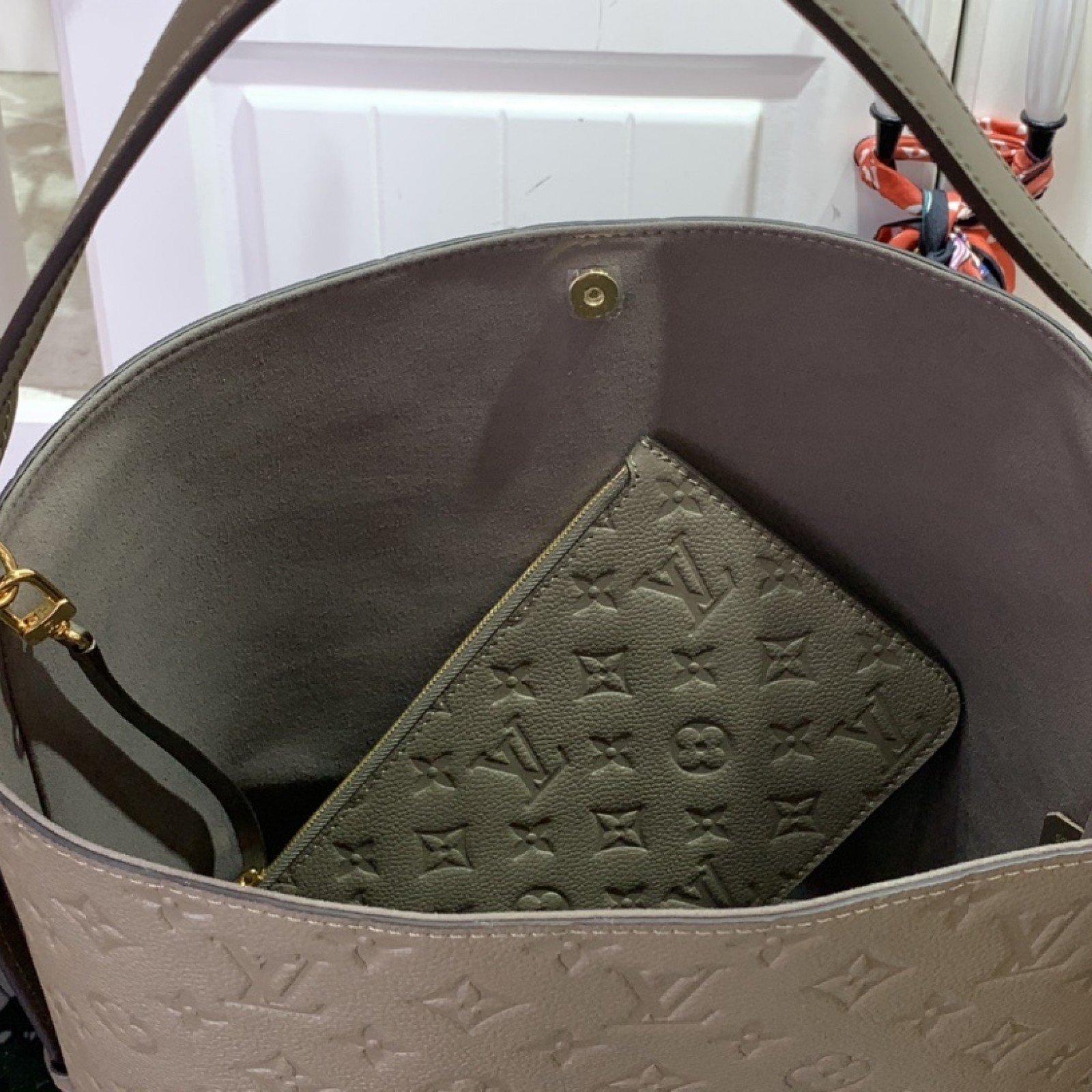 LV All In GM   m25823