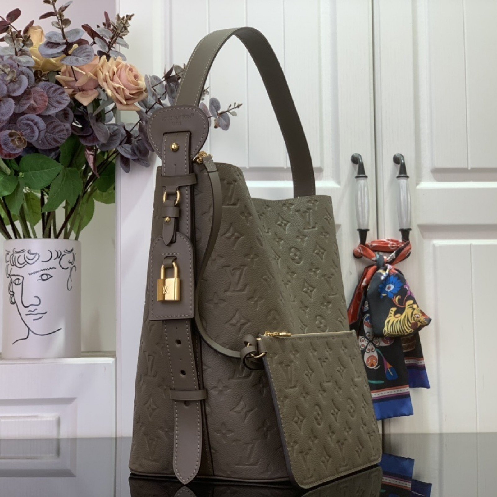 LV All In GM   m25823