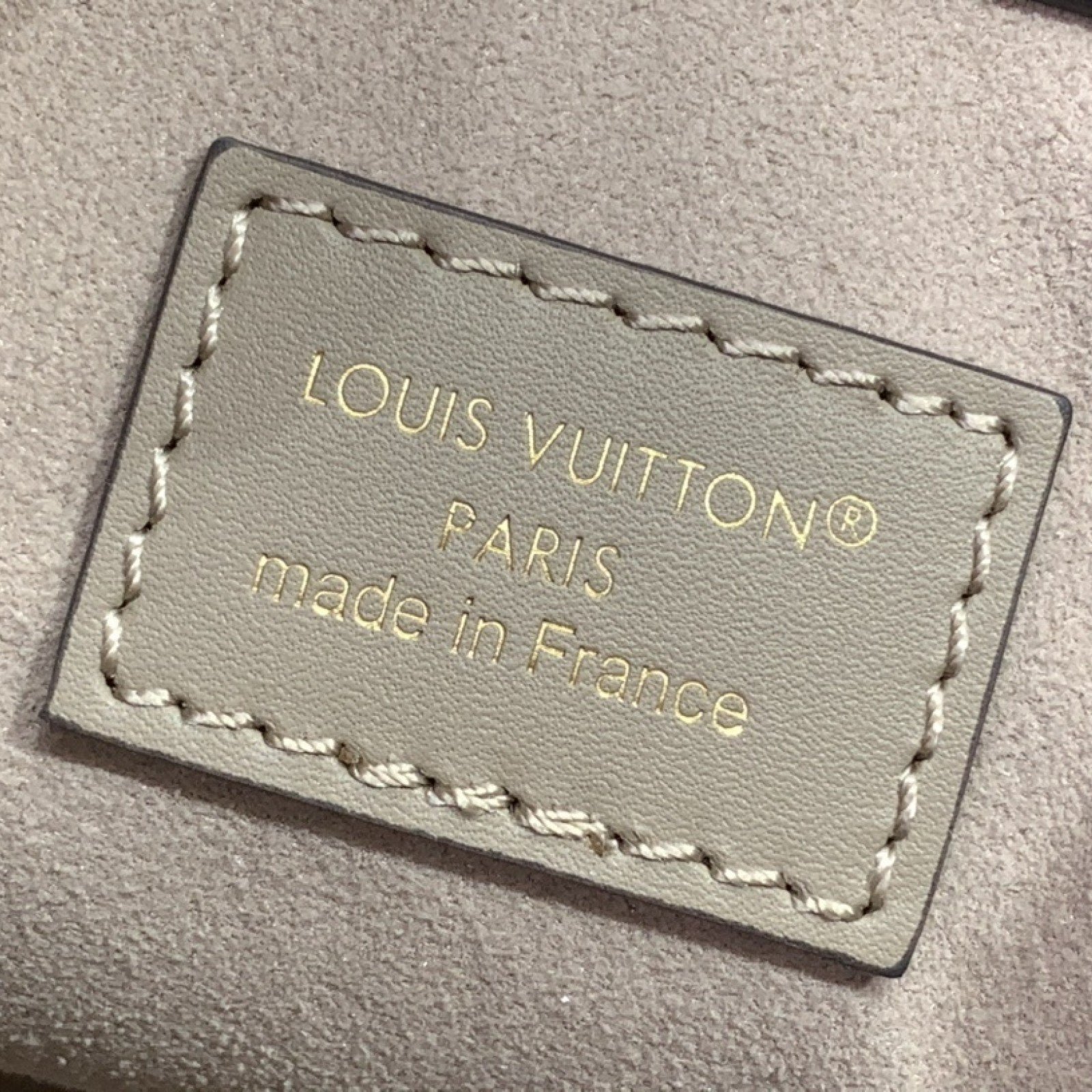 LV Avenue  m25577