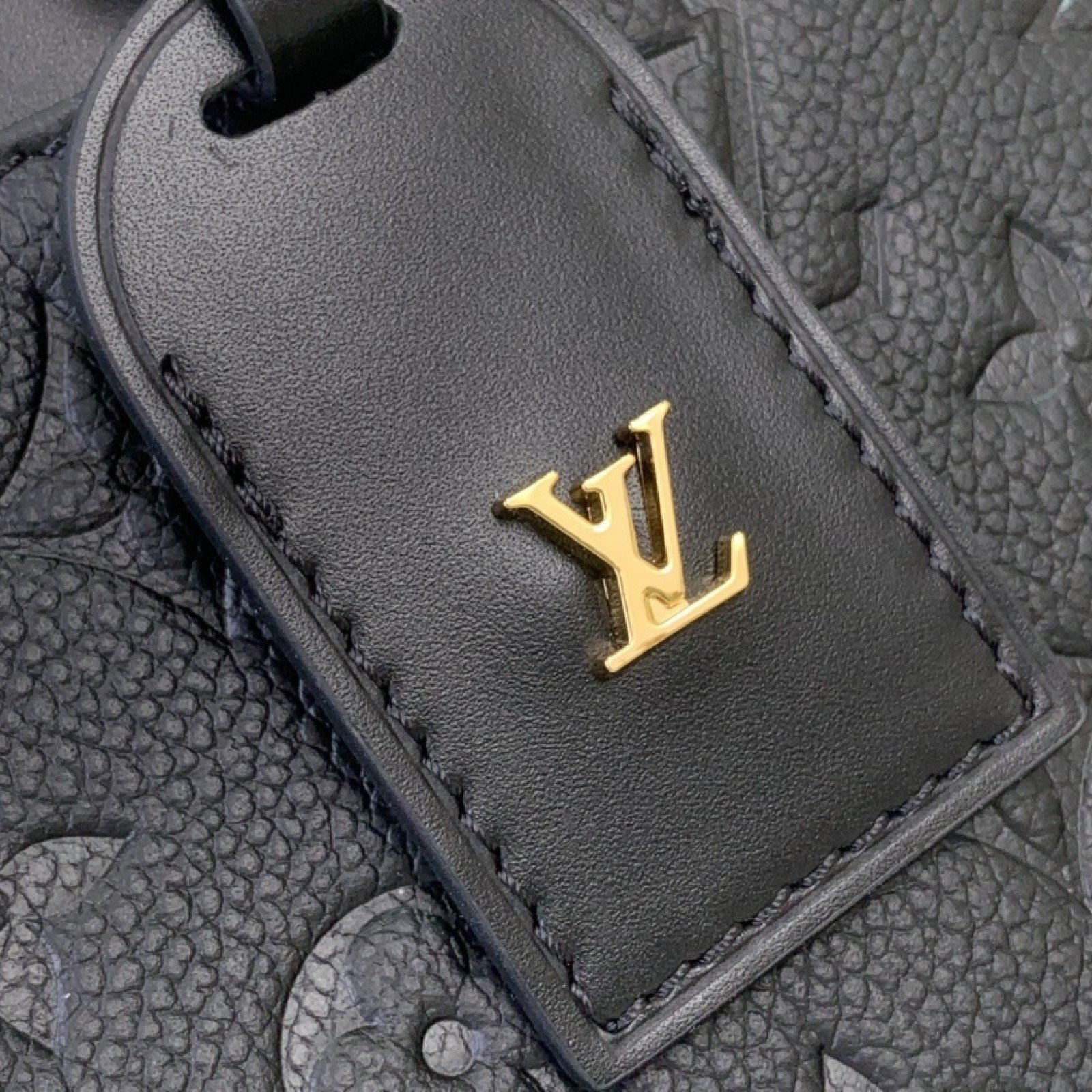 LV Avenue  m25577