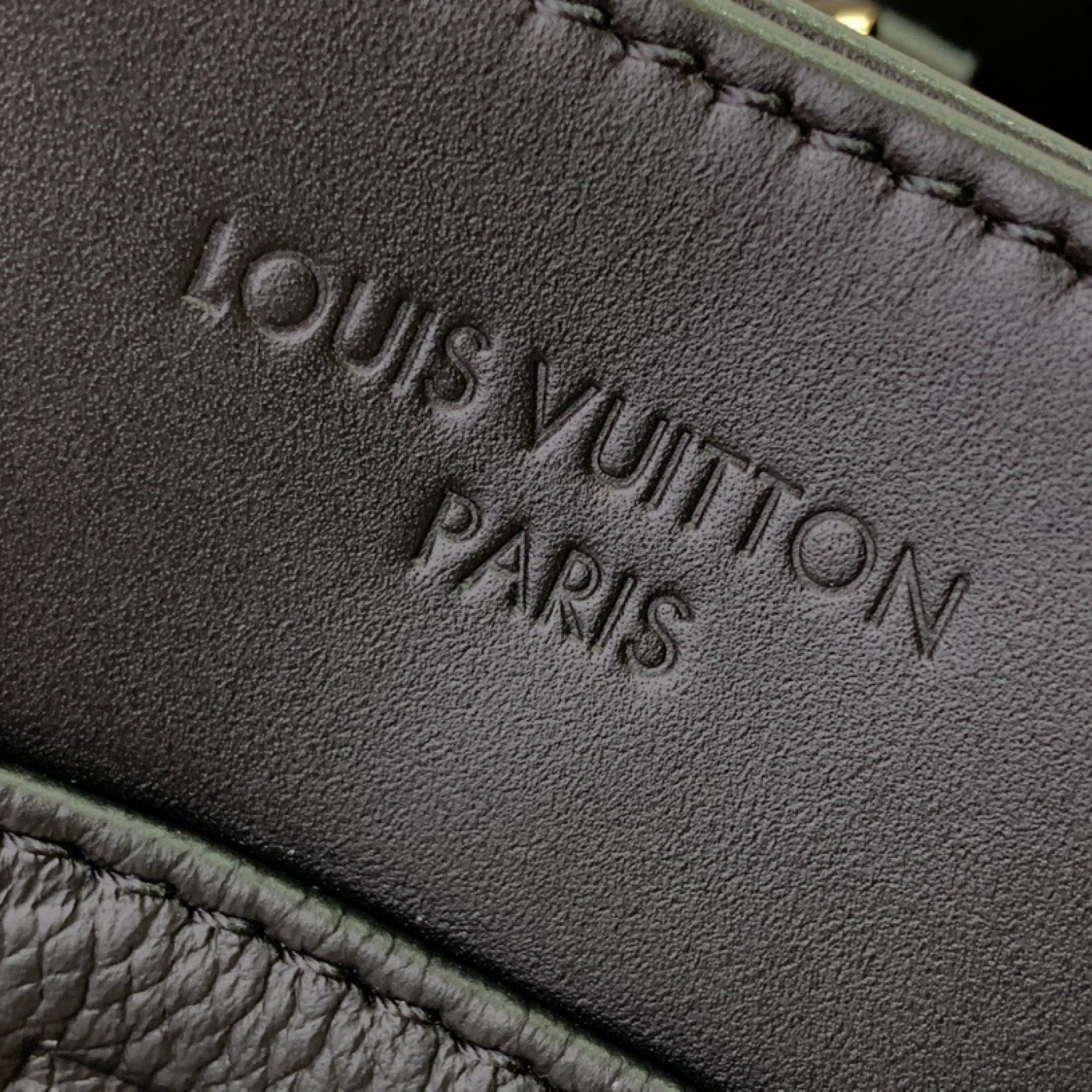 LV Avenue  m25577