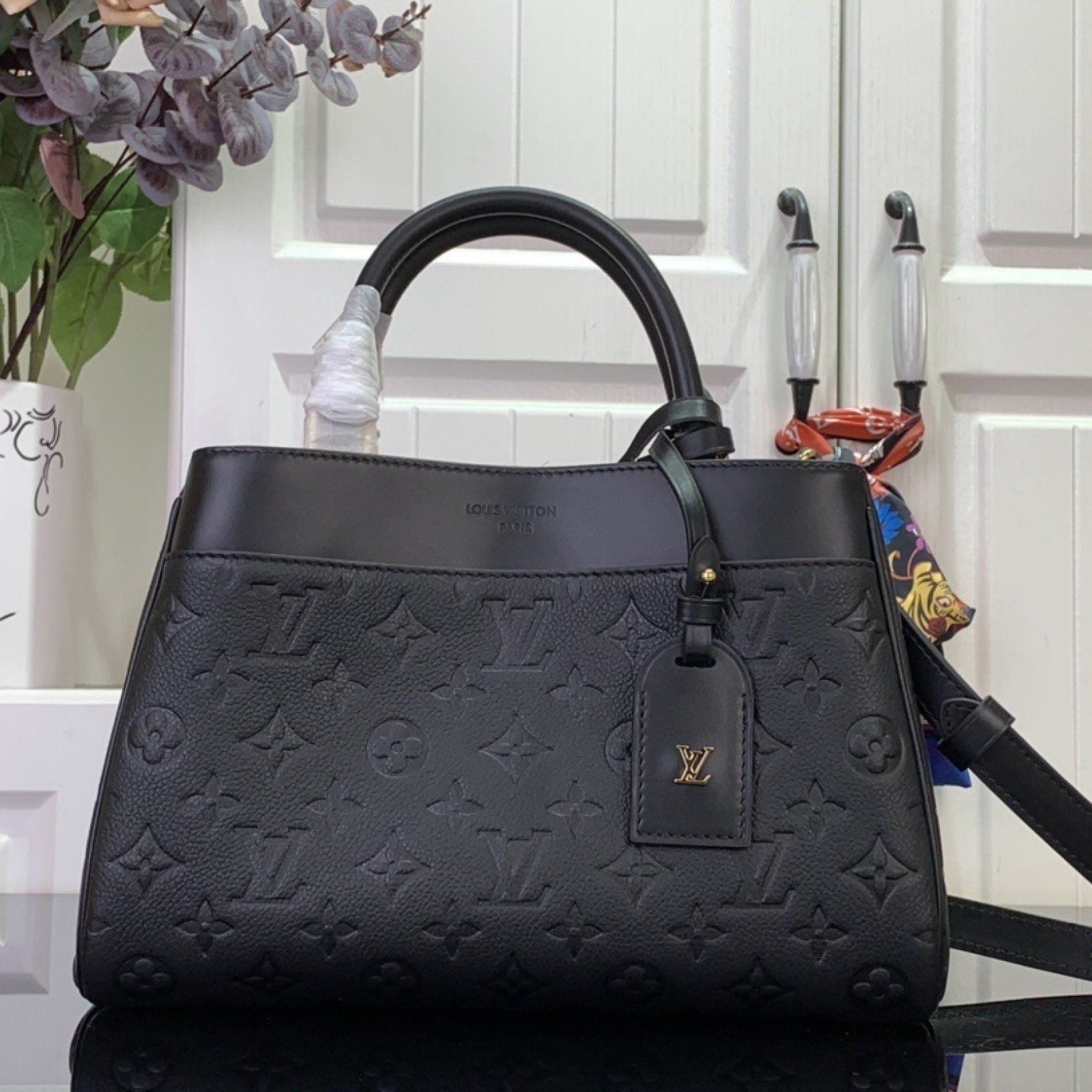 LV Avenue  m25577