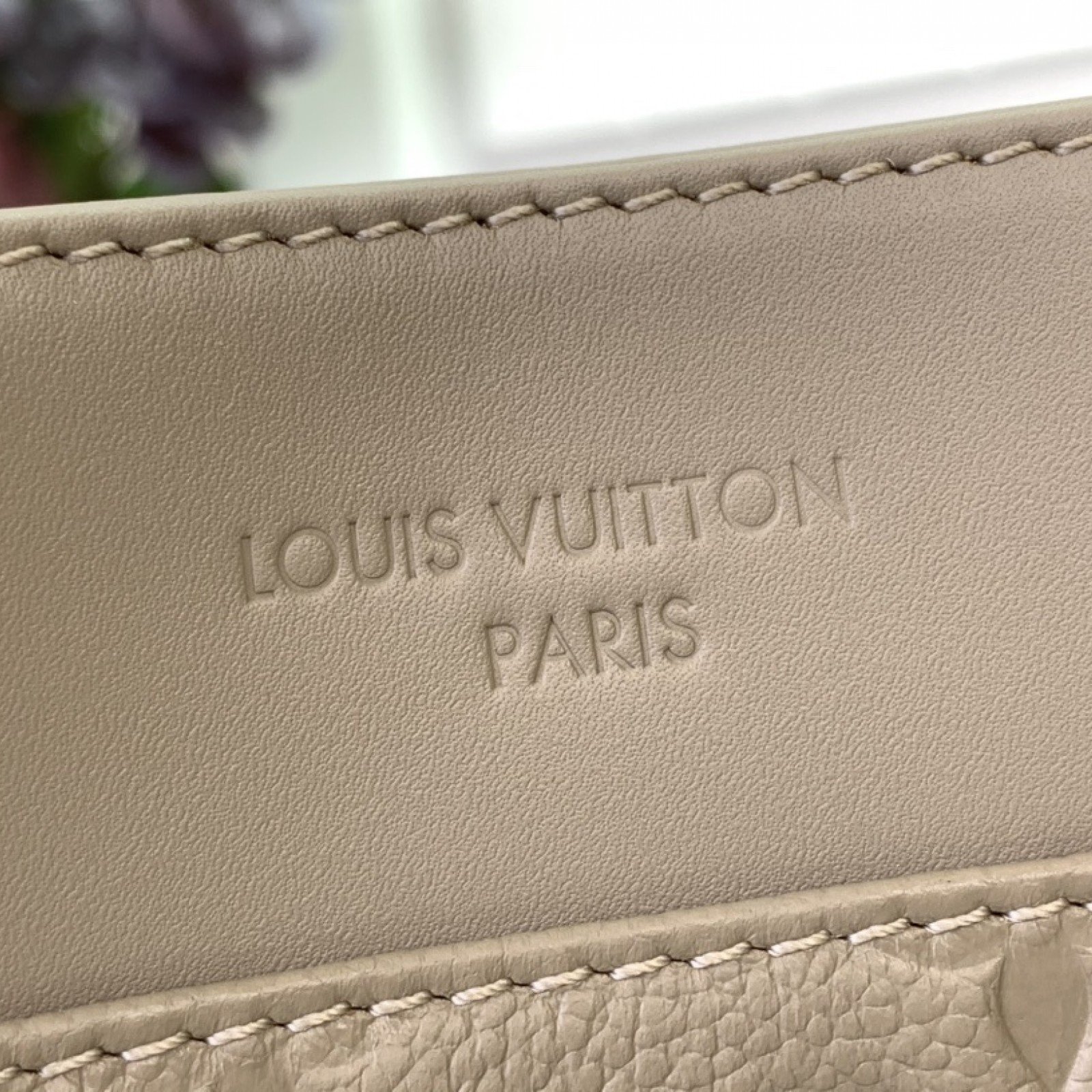LV Avenue  m25577