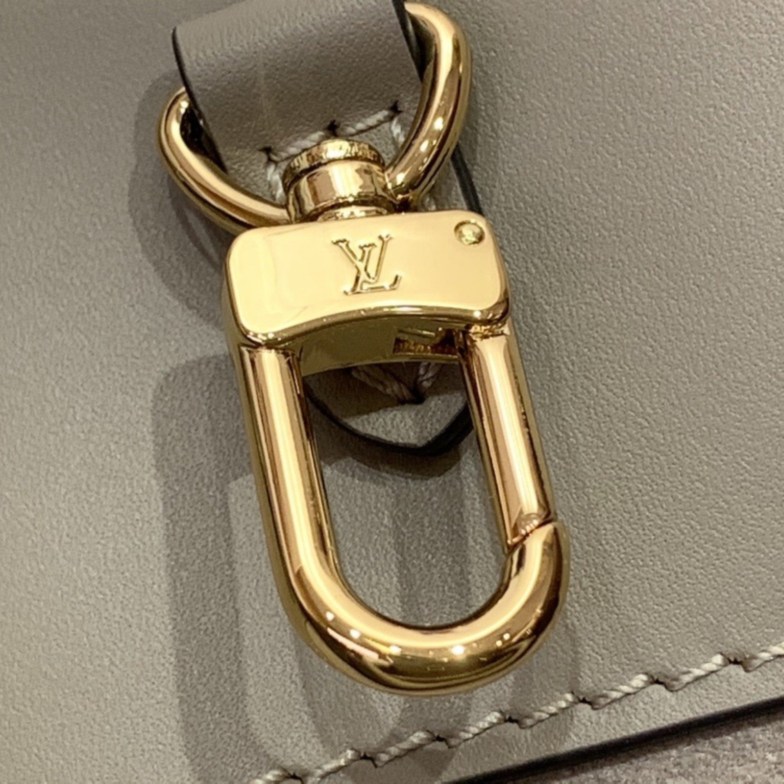 LV Avenue  m25577