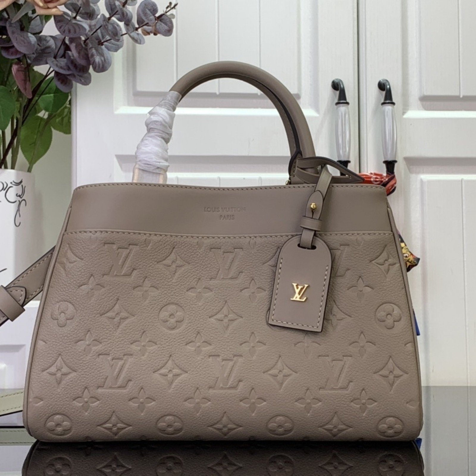 LV Avenue  m25577